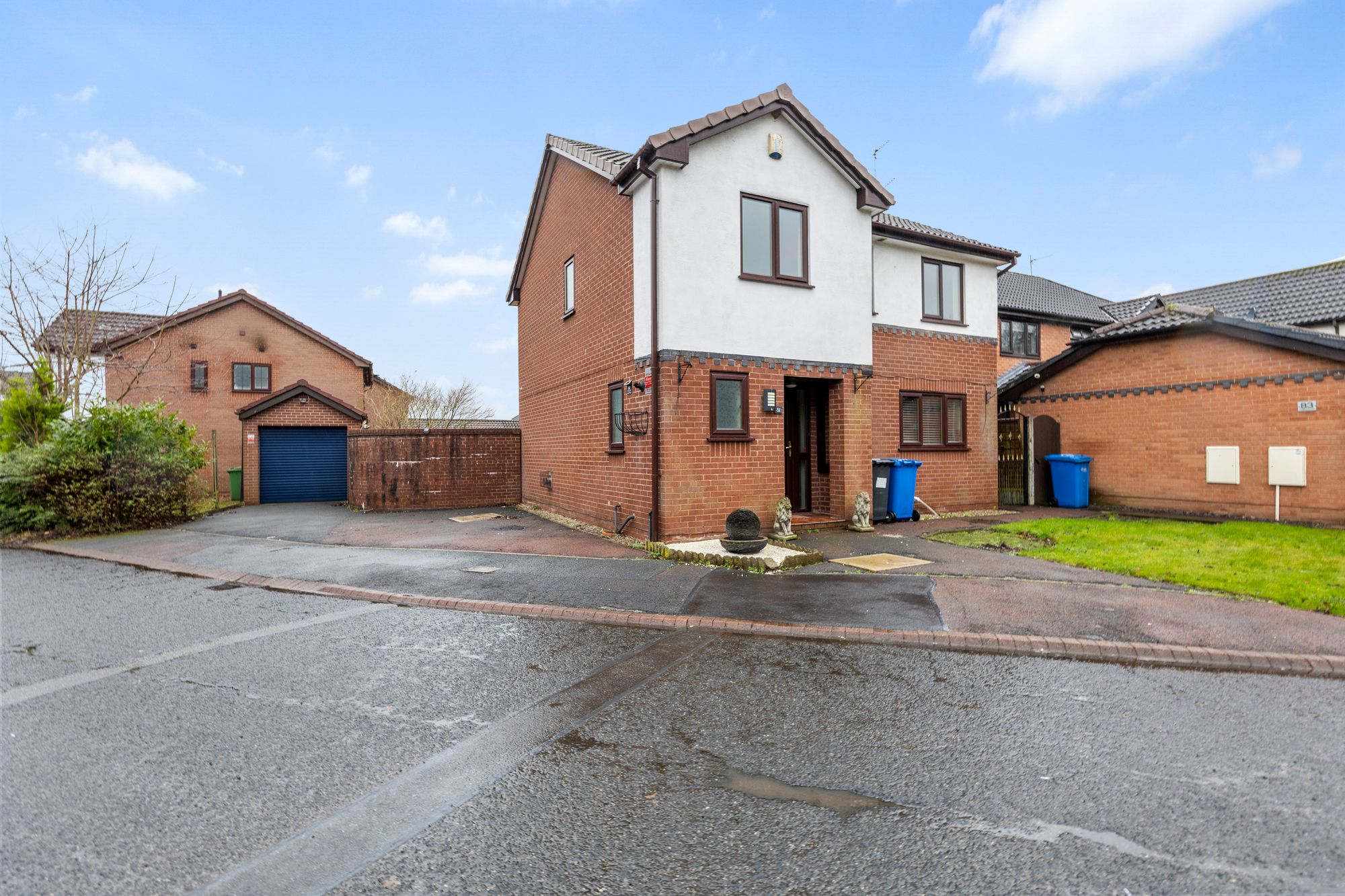 4 bedroom Detached house Under Offer
