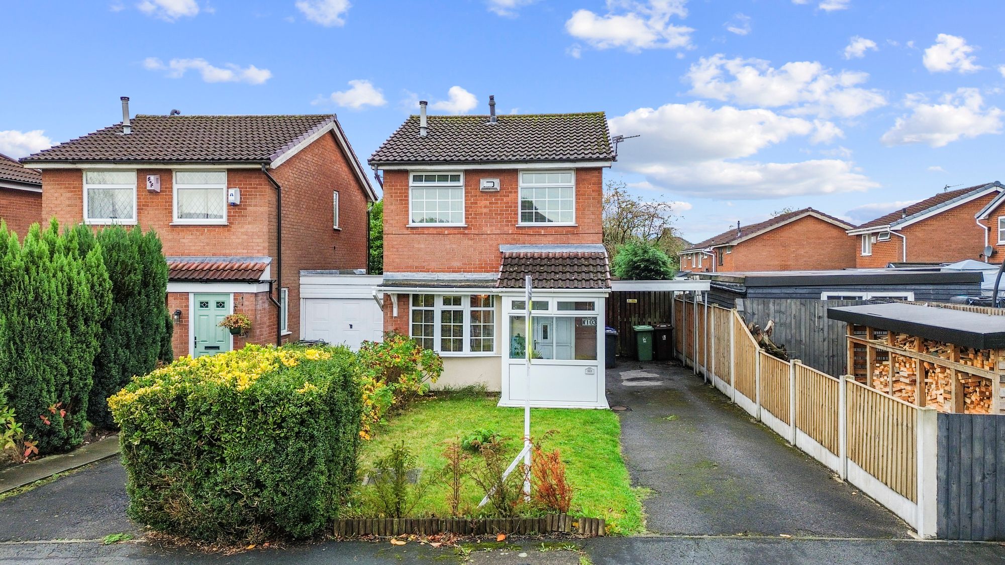 2 bedroom Link detached house Under Offer