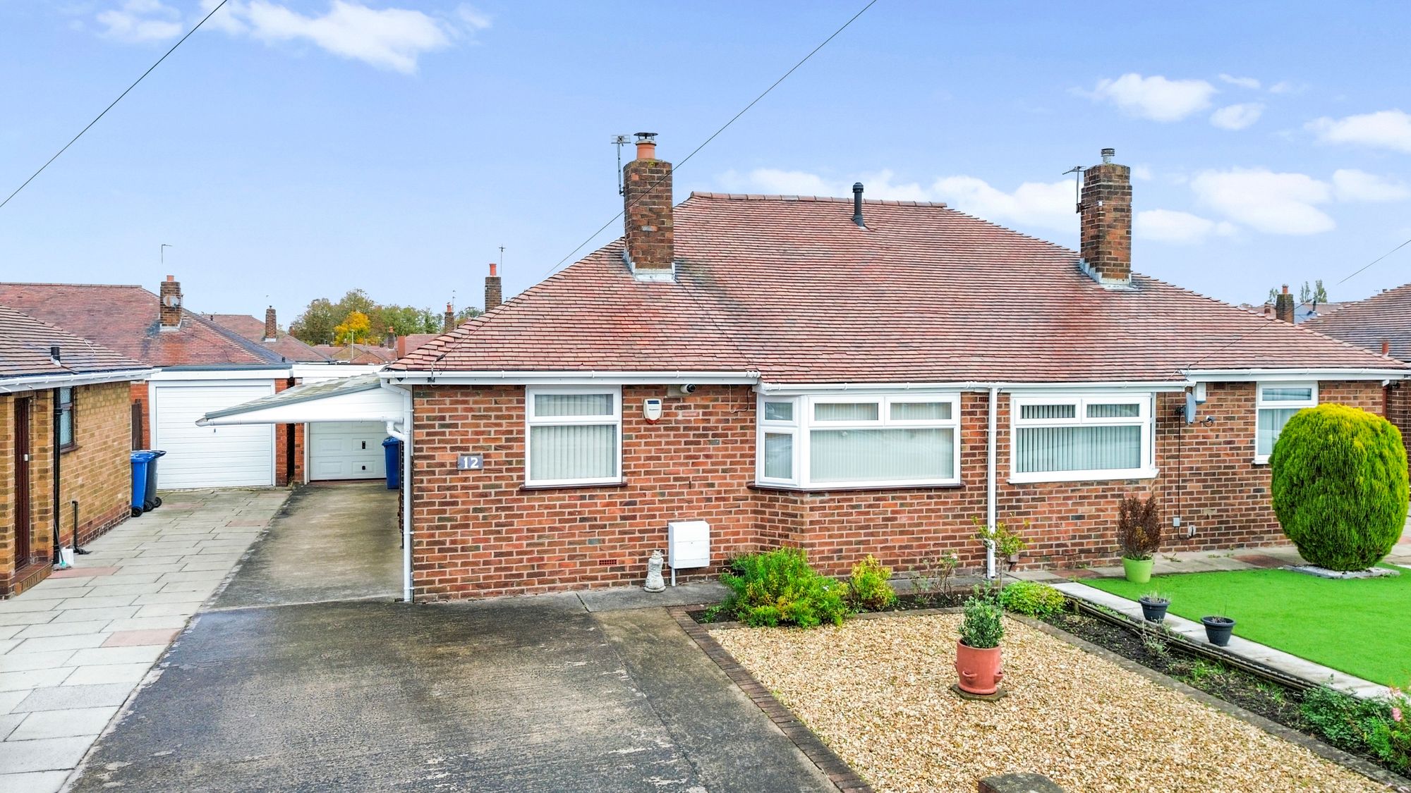 2 bedroom Detached bungalow Under Offer