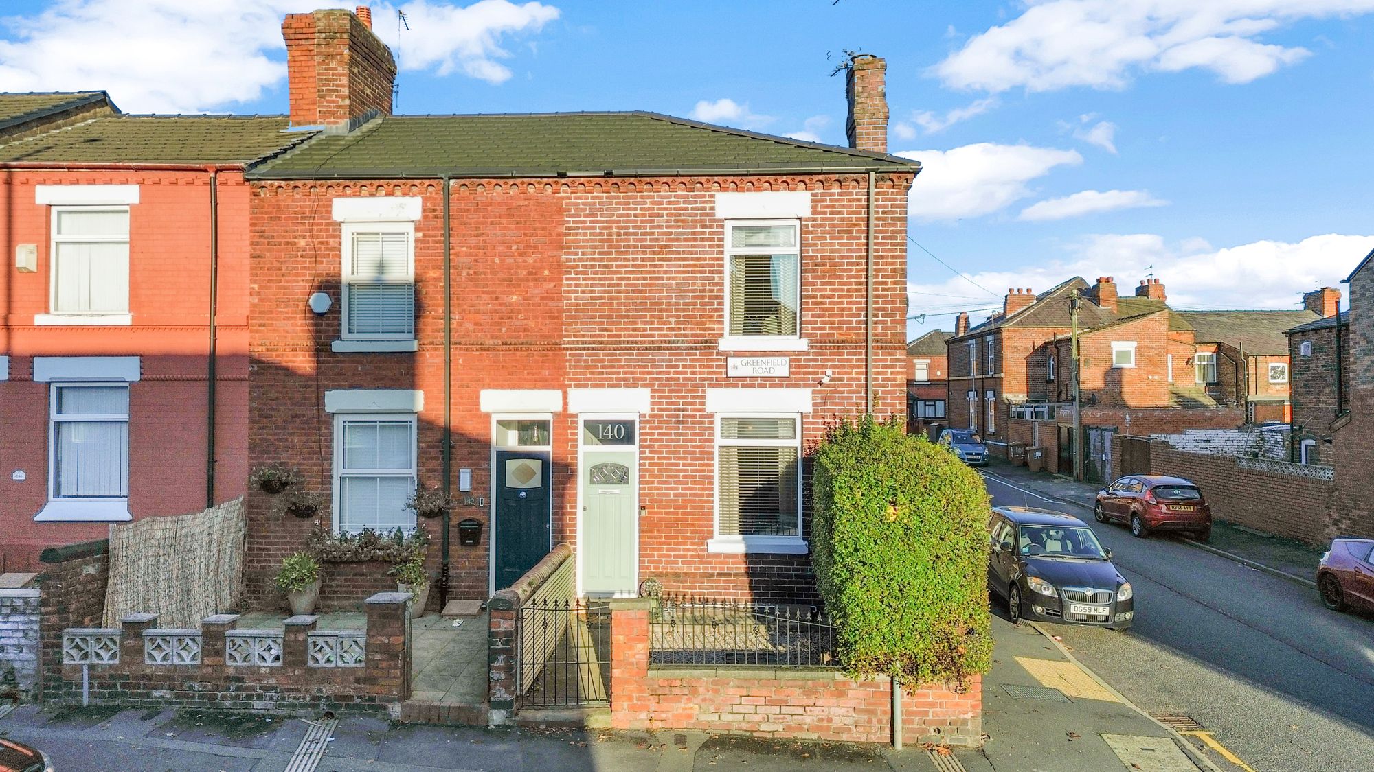 2 bedroom End of terrace house Under Offer