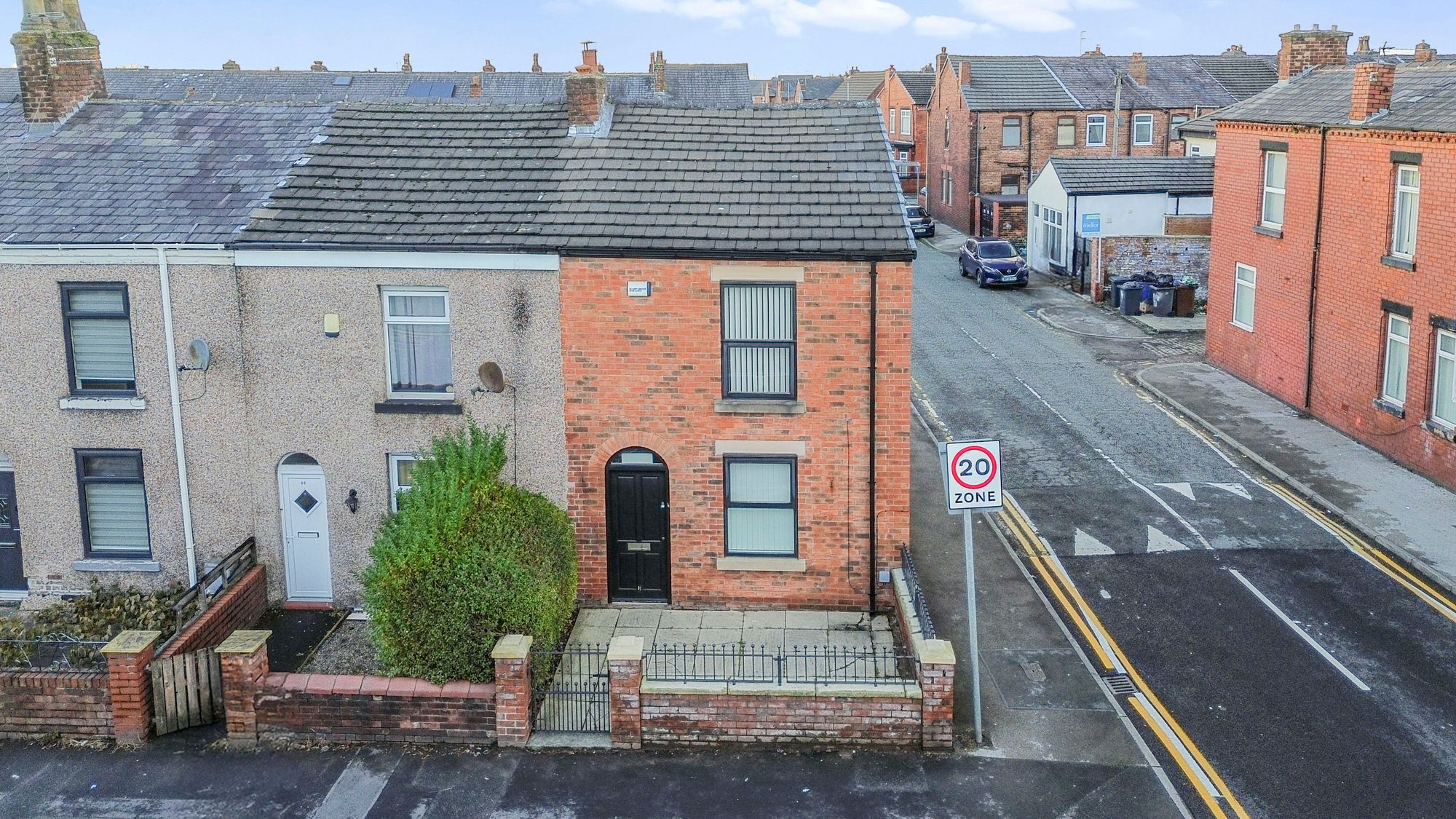 3 bedroom End of terrace house Under Offer
