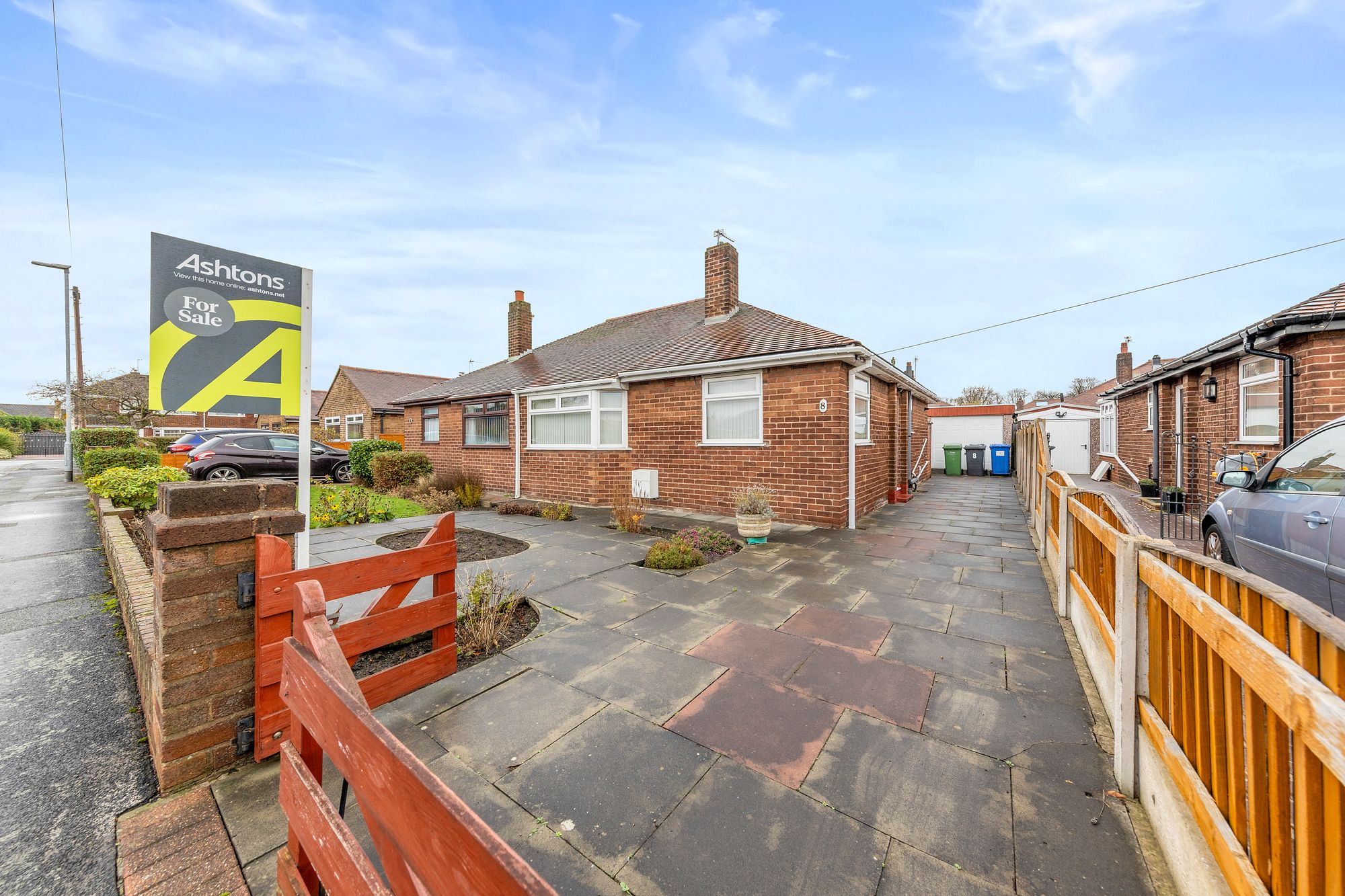 2 bedroom Semi-detached house For Sale