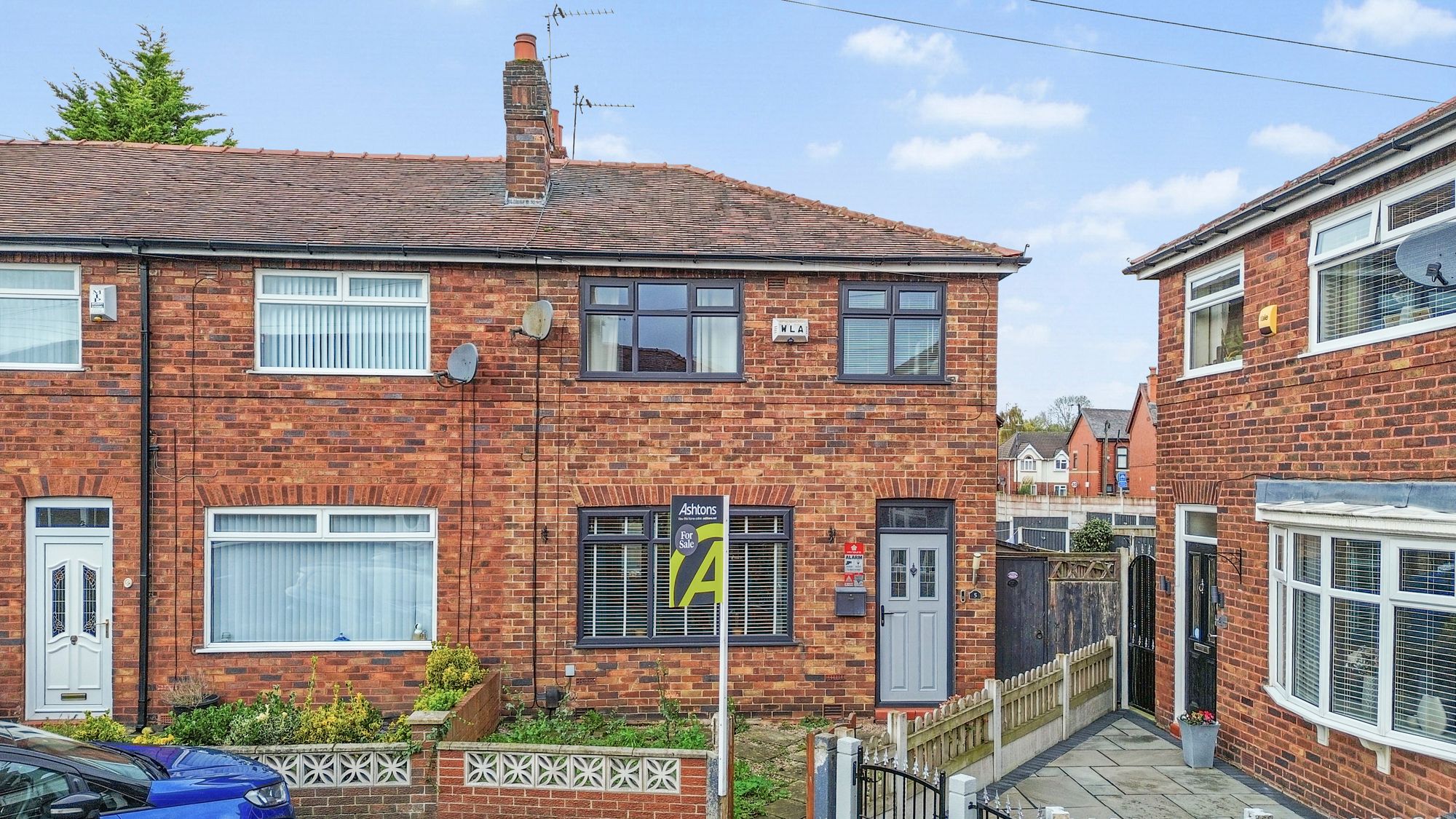3 bedroom End of terrace house Under Offer
