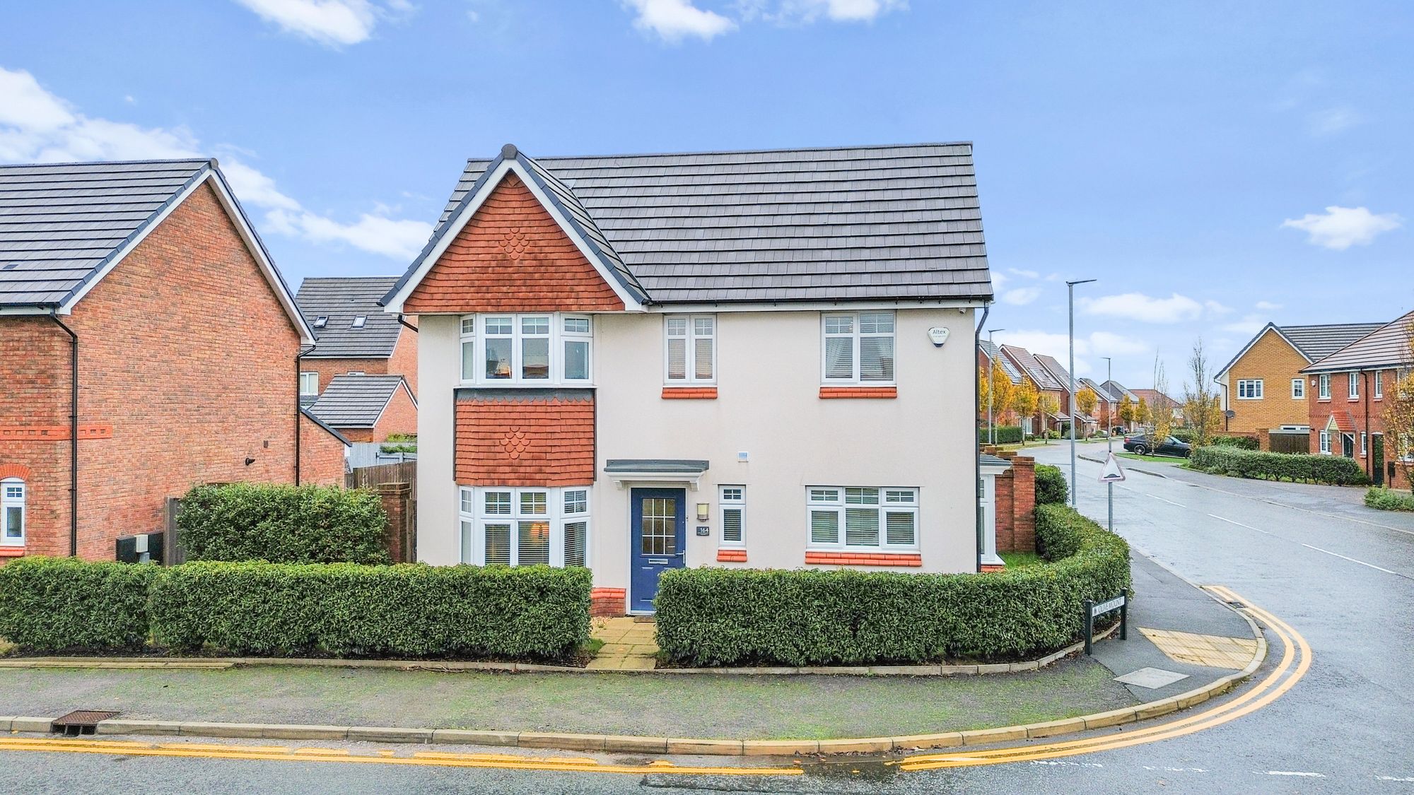 3 bedroom Detached house For Sale