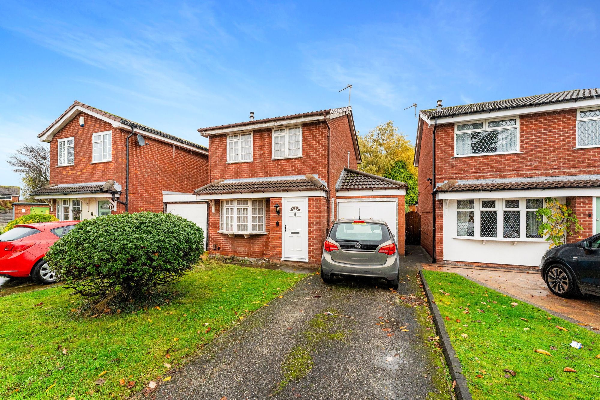 3 bedroom Detached house Under Offer