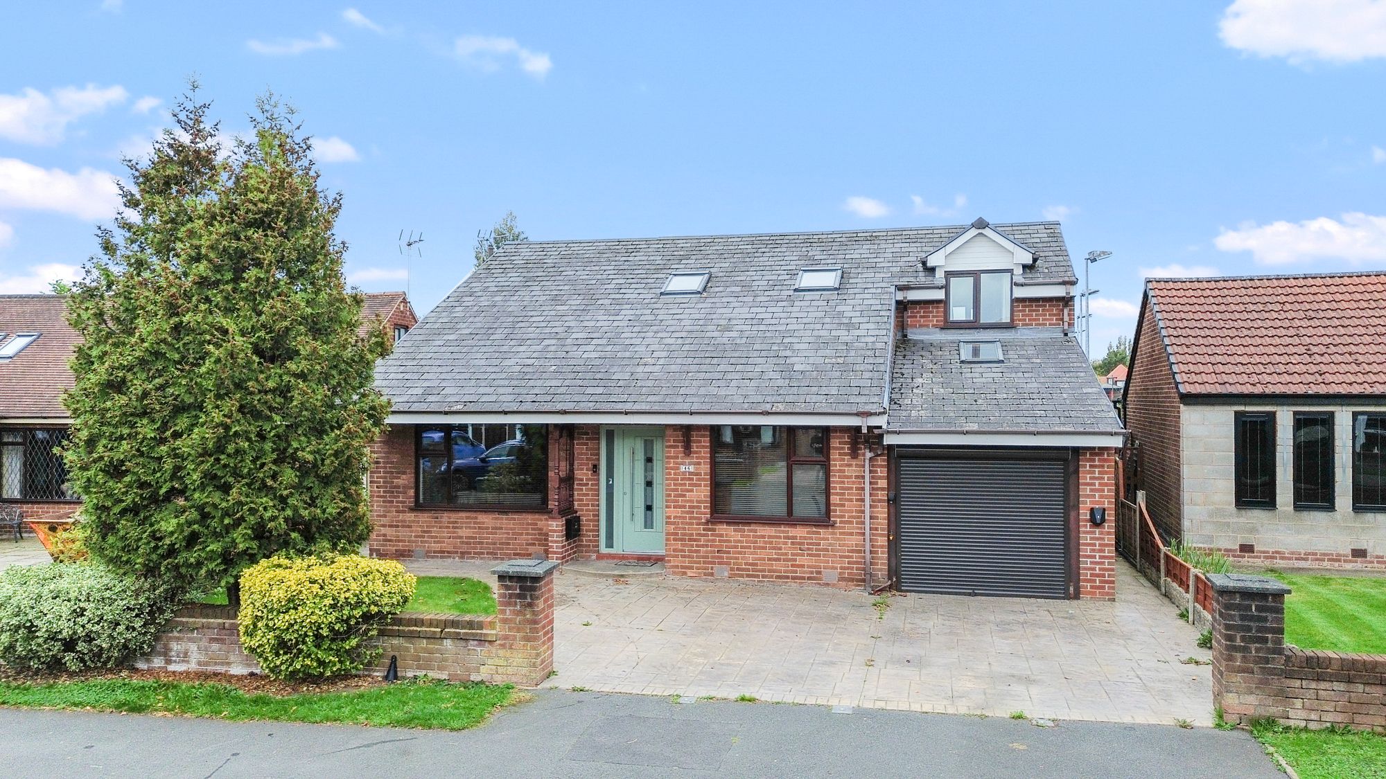 5 bedroom Link detached house For Sale