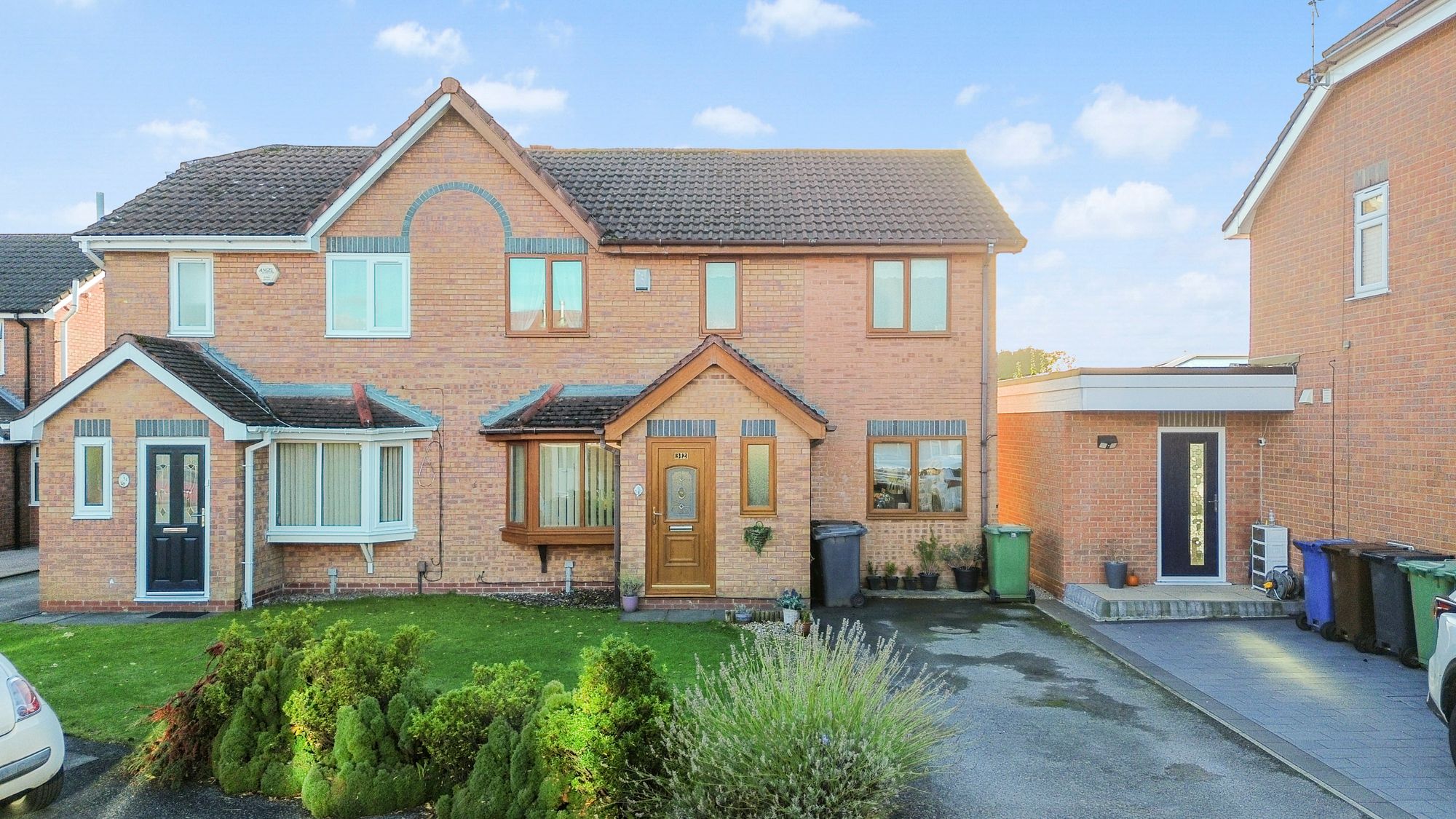 4 bedroom Semi-detached house Under Offer