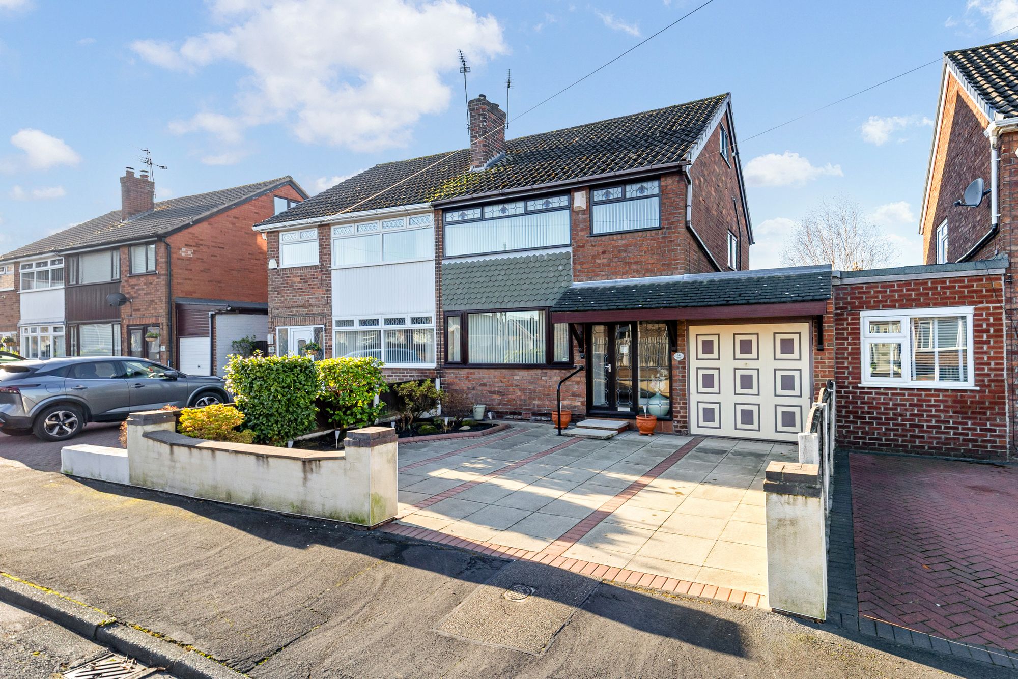 3 bedroom Semi-detached house For Sale
