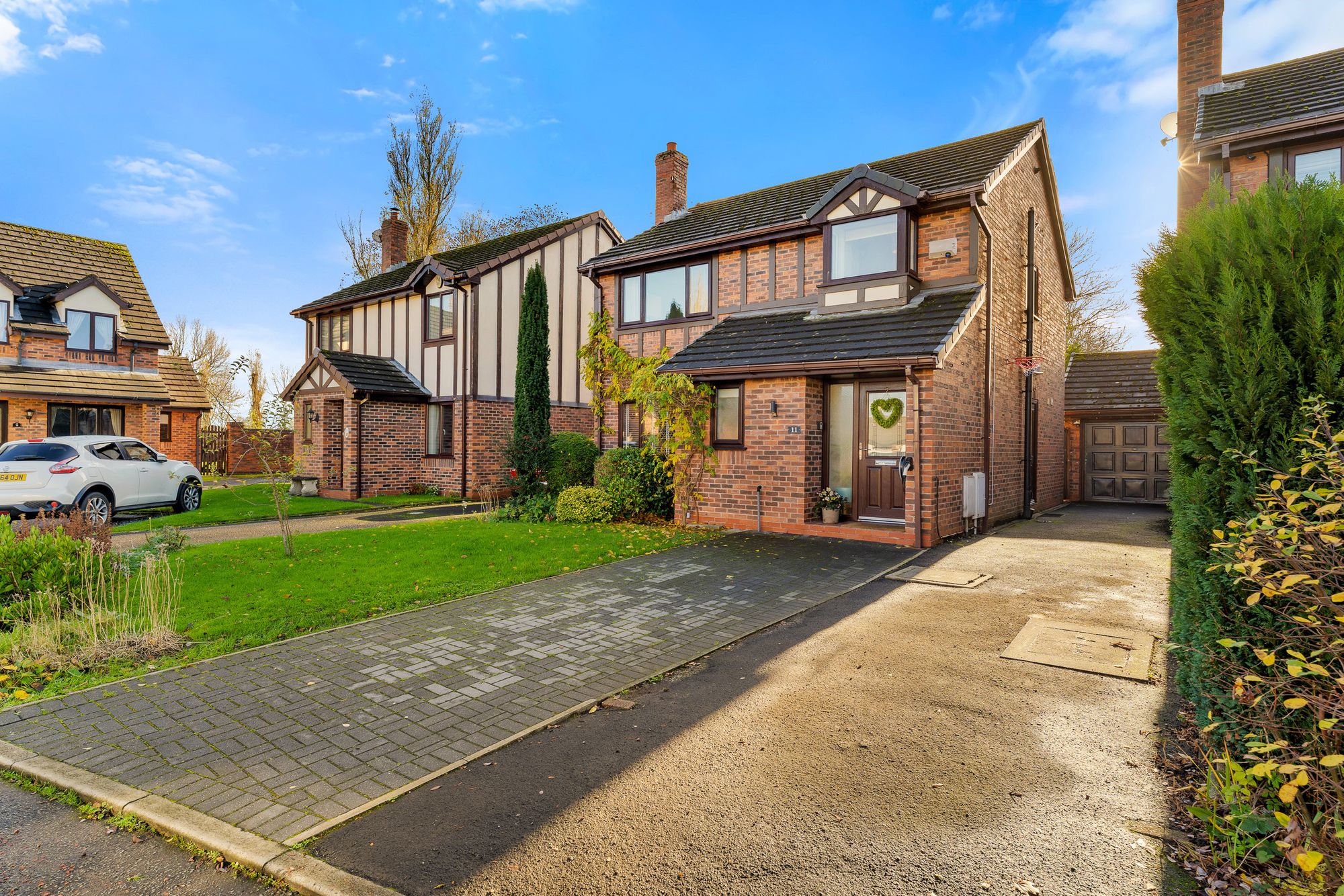 4 bedroom Detached house Under Offer