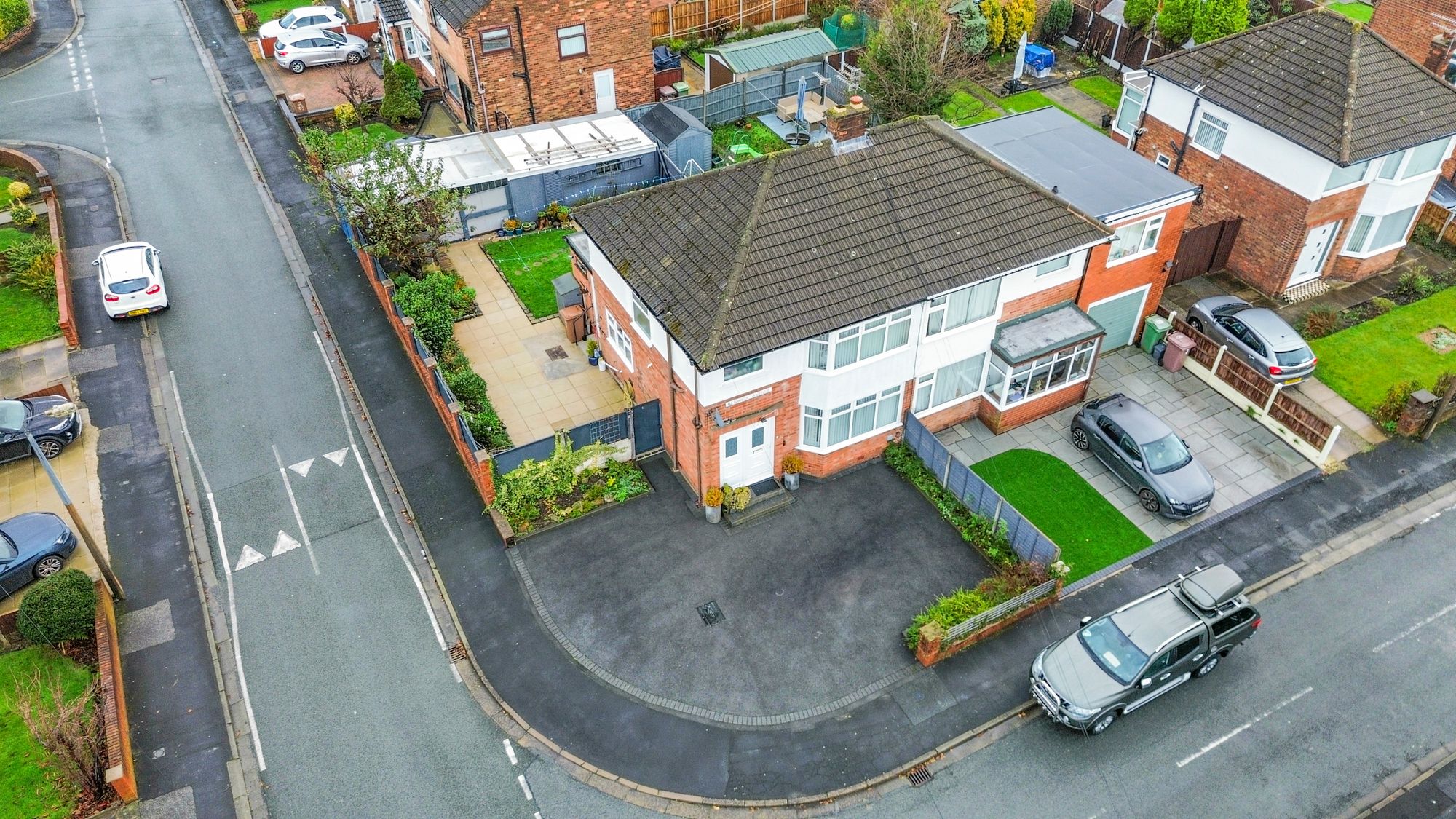 3 bedroom Semi-detached house For Sale