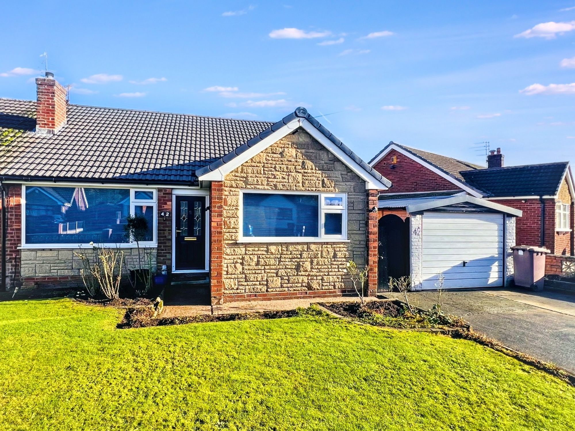 3 bedroom Detached bungalow Under Offer