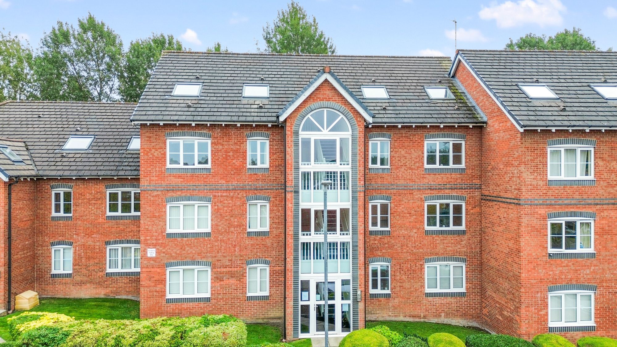 2 bedroom Apartment For Sale