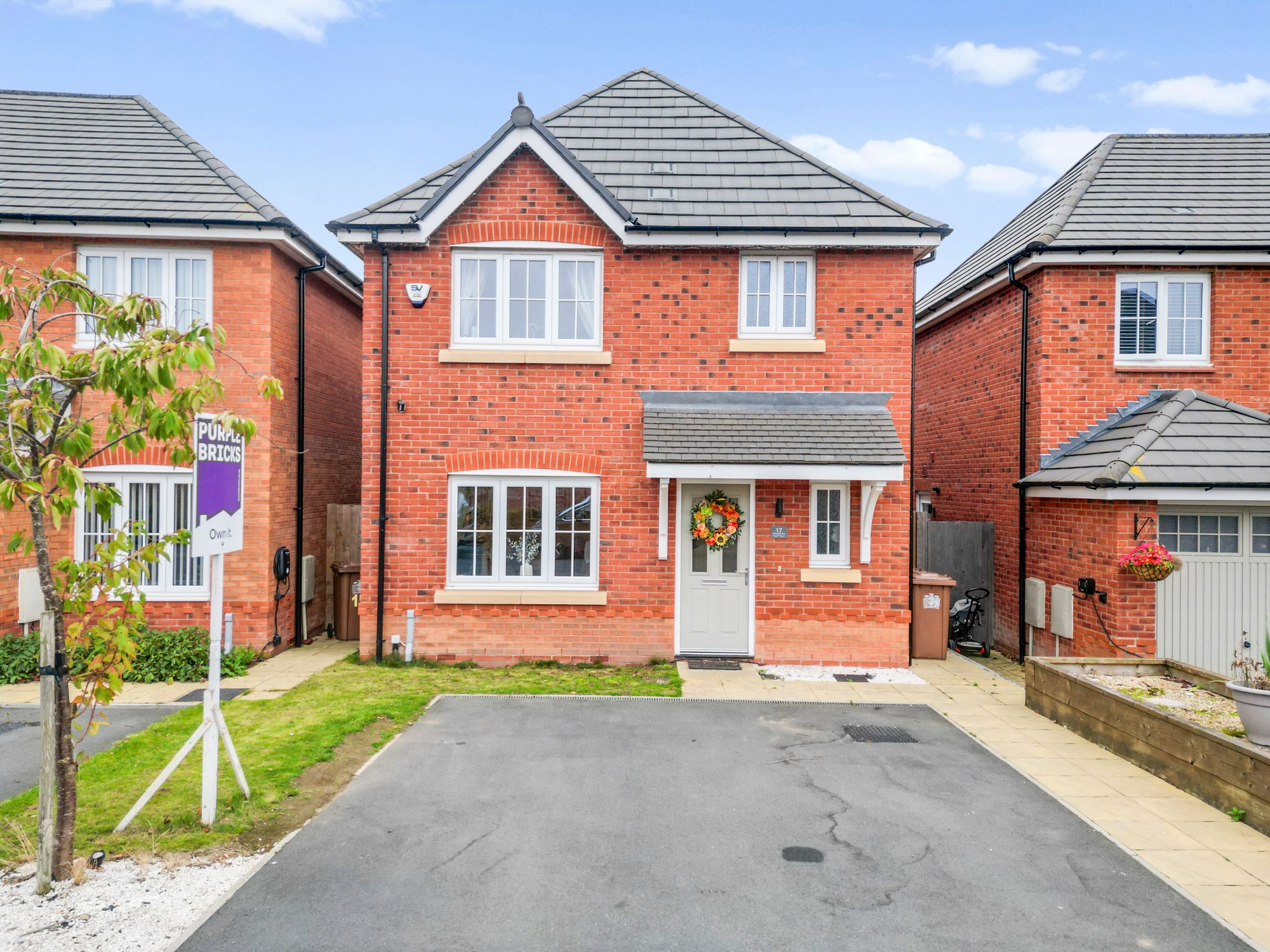 3 bedroom Detached house For Sale