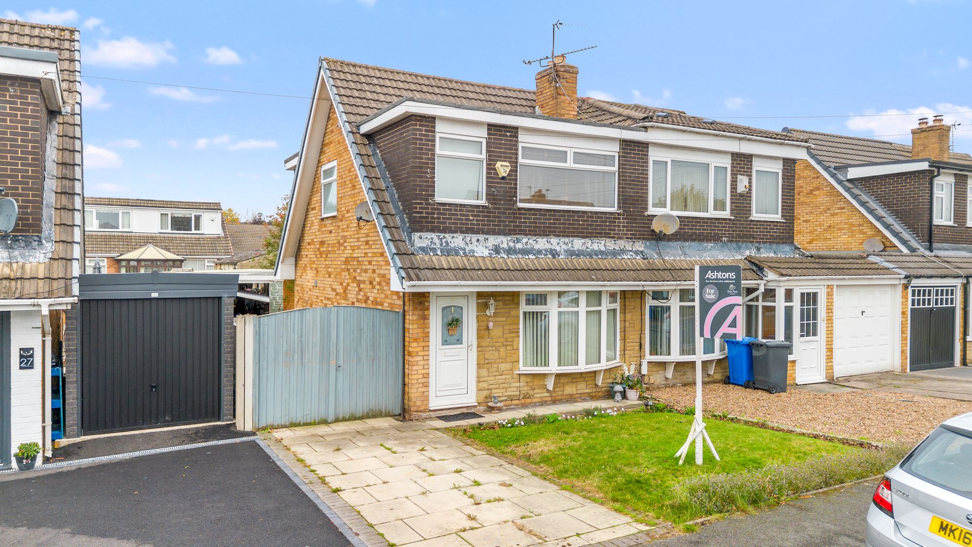 3 bedroom Semi-detached house For Sale