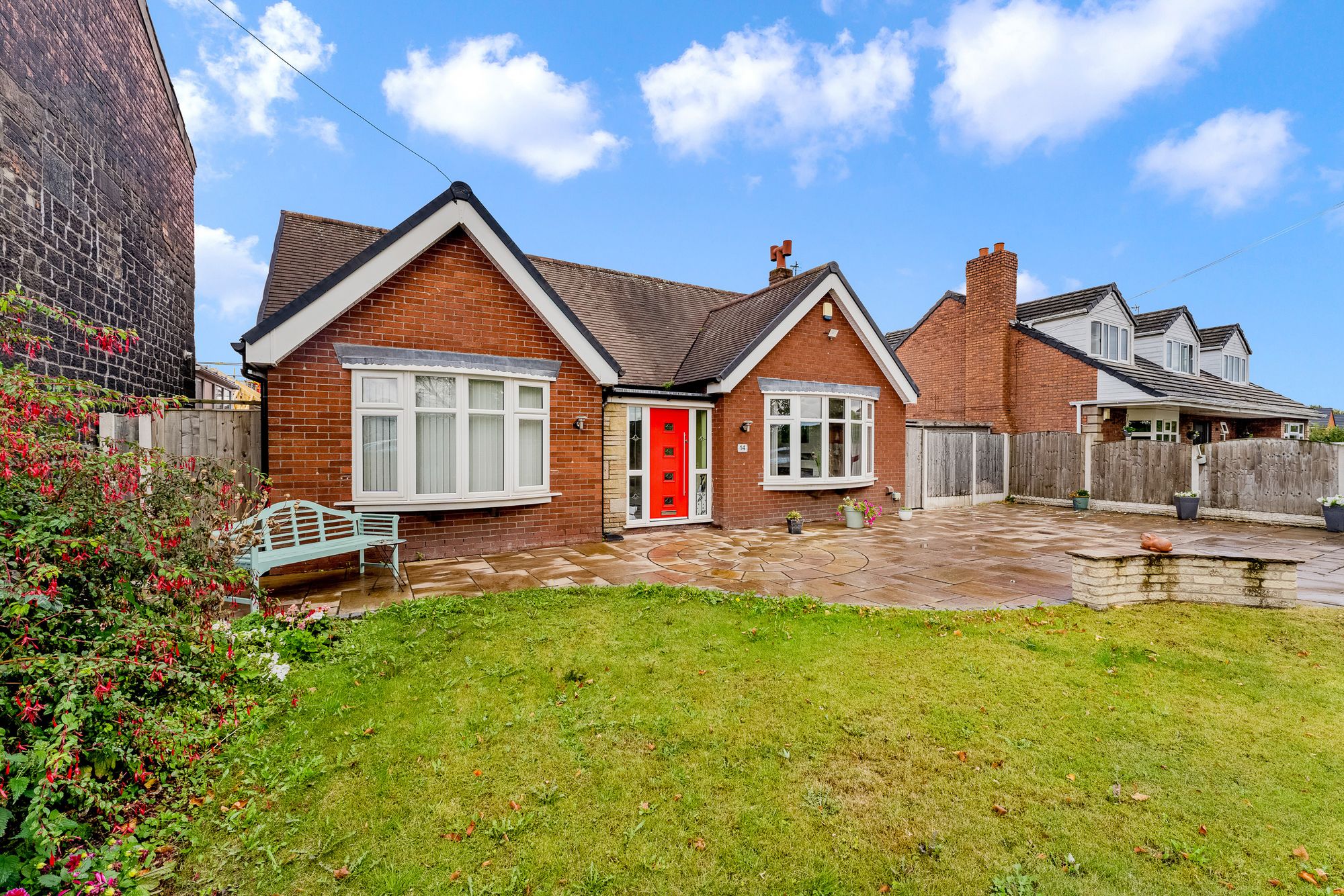 2 bedroom Detached bungalow For Sale