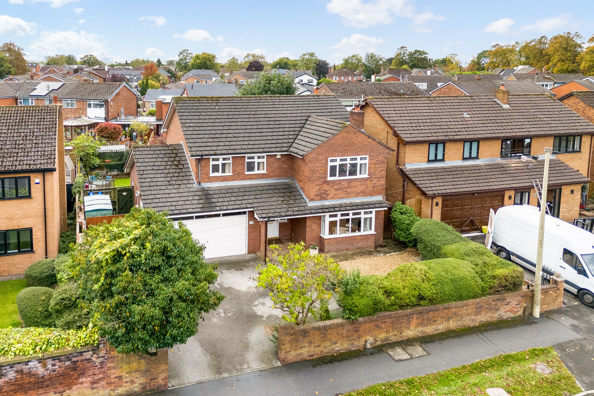 4 bedroom Detached house Under Offer