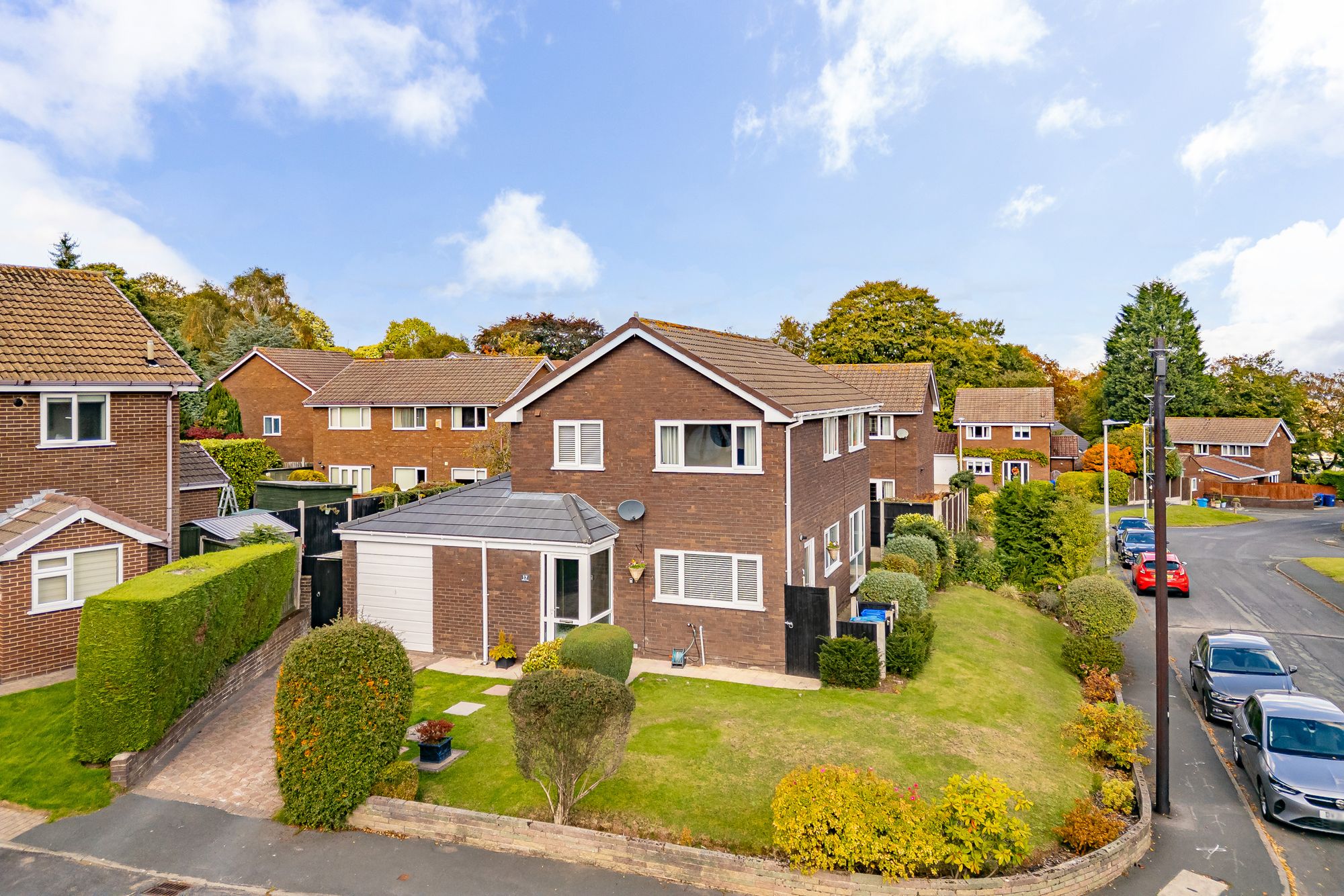 4 bedroom Detached house Under Offer