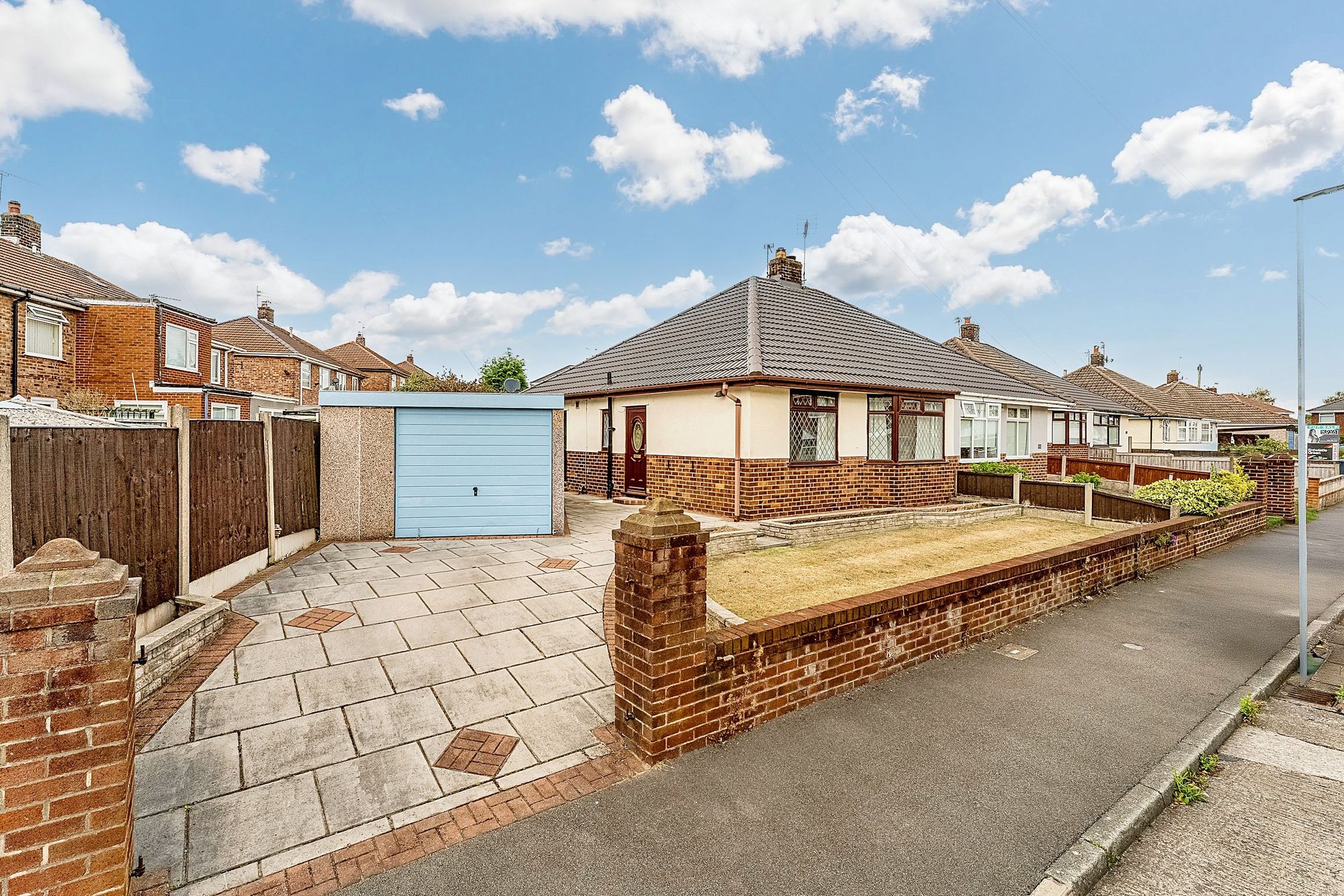 2 bedroom Detached bungalow Under Offer