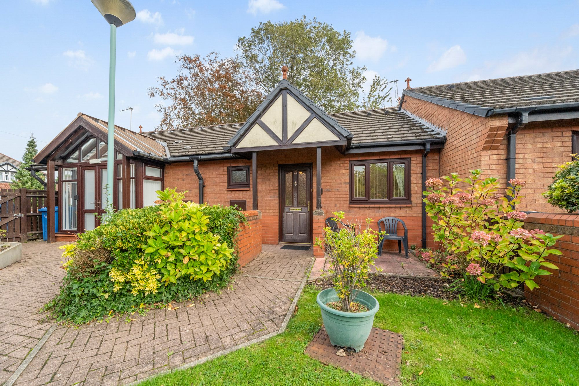 1 bedroom Terraced bungalow Under Offer
