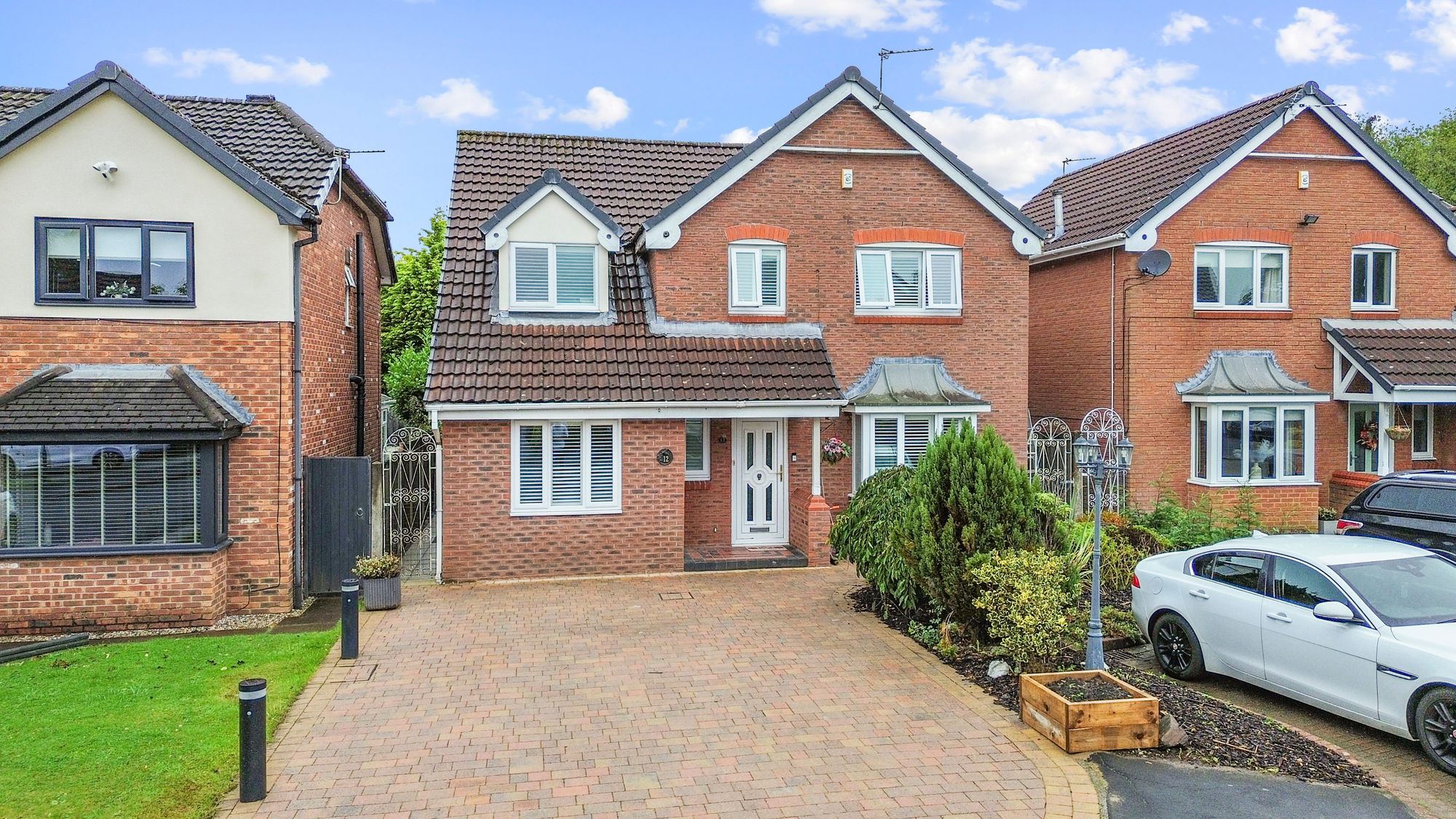 4 bedroom Detached house Under Offer