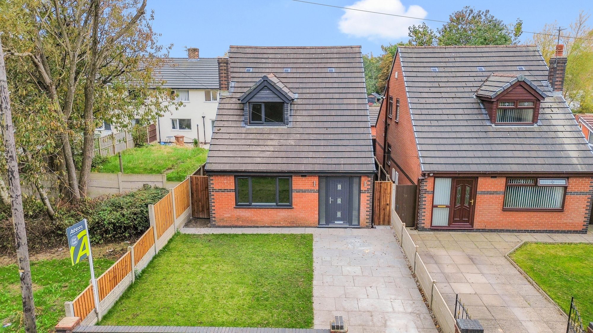 4 bedroom Detached house Under Offer