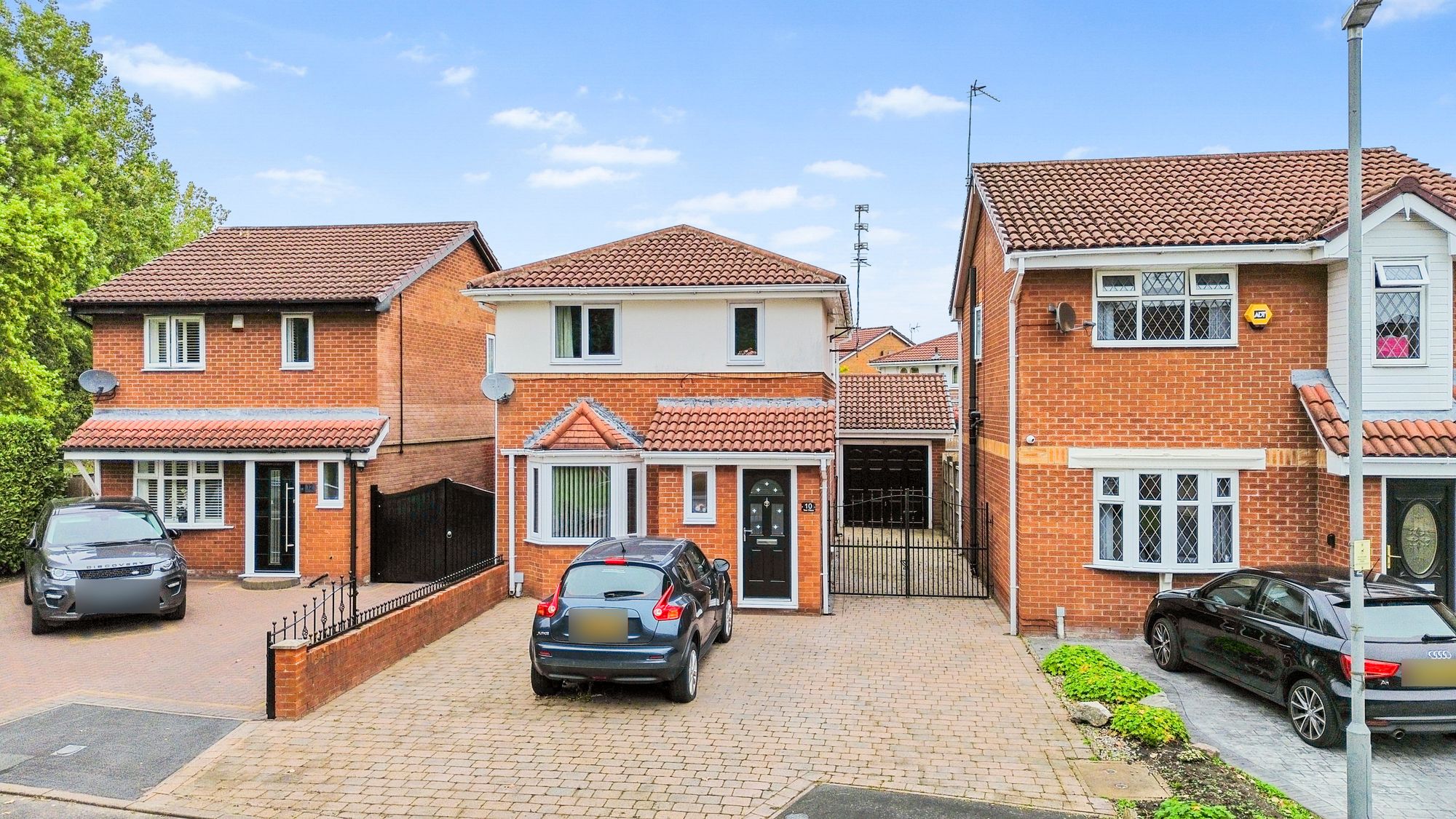 3 bedroom Detached house Under Offer