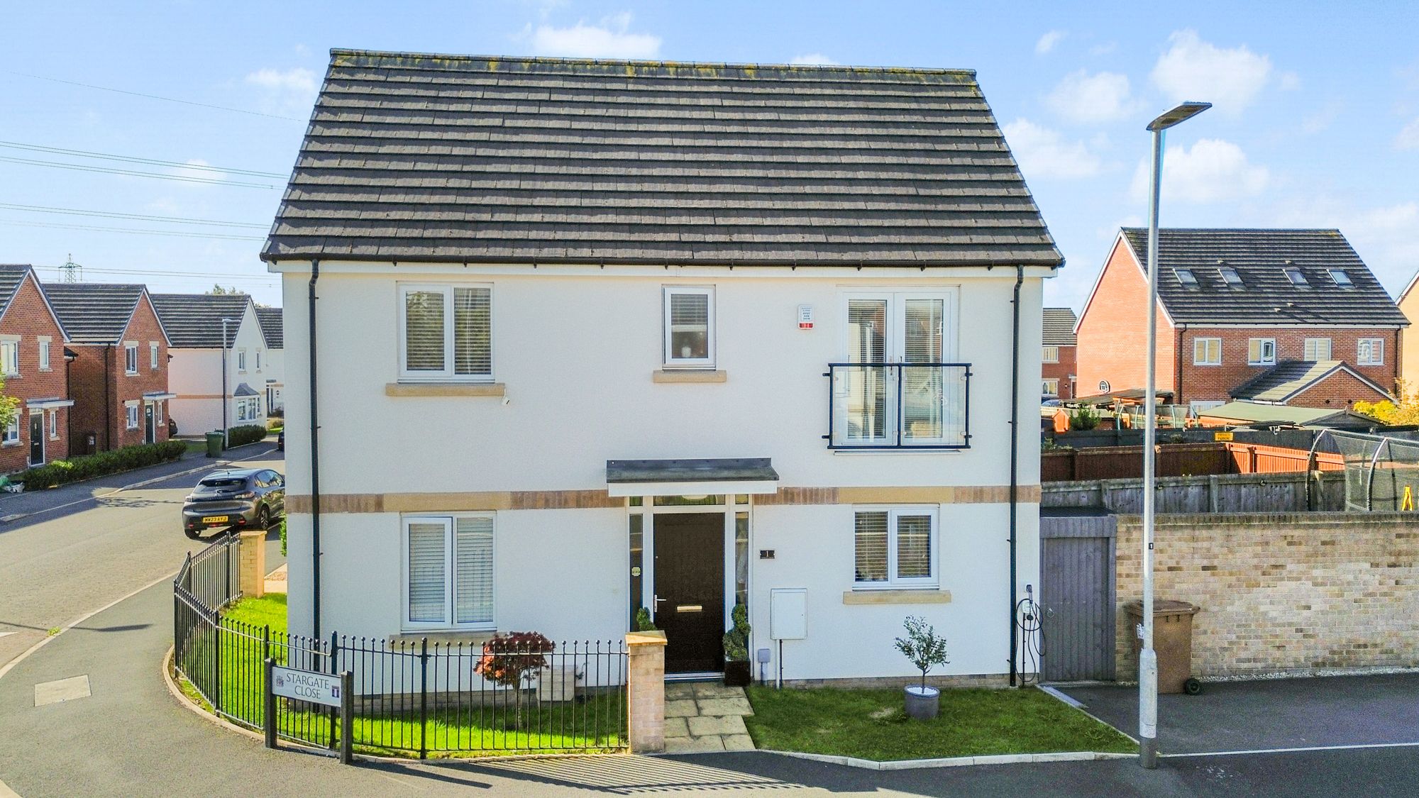 3 bedroom Detached house Under Offer