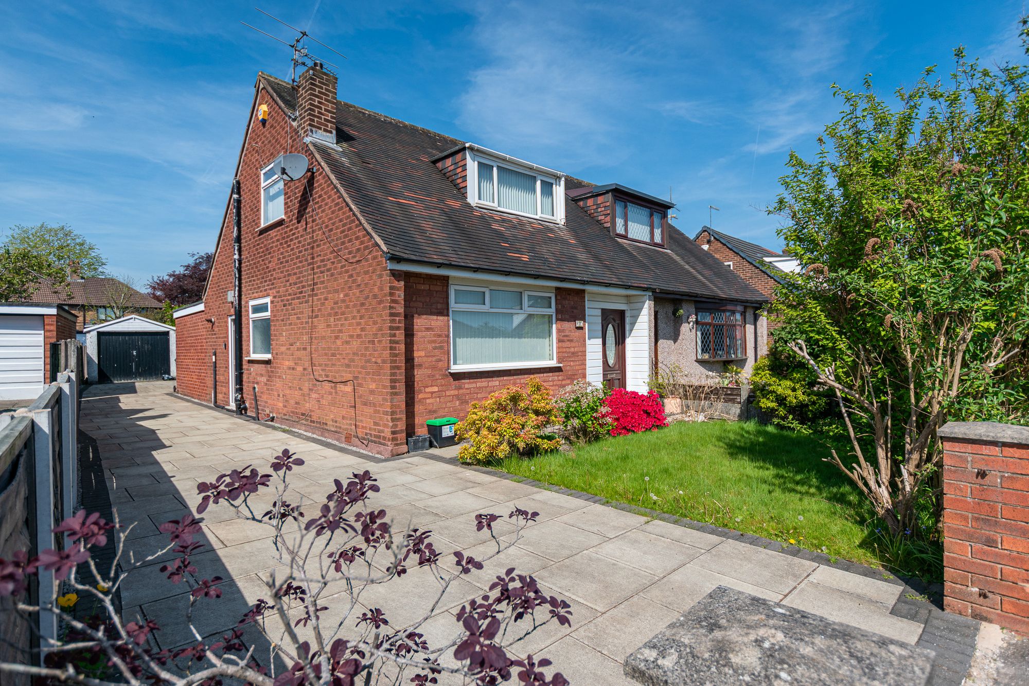 4 bedroom Detached bungalow For Sale