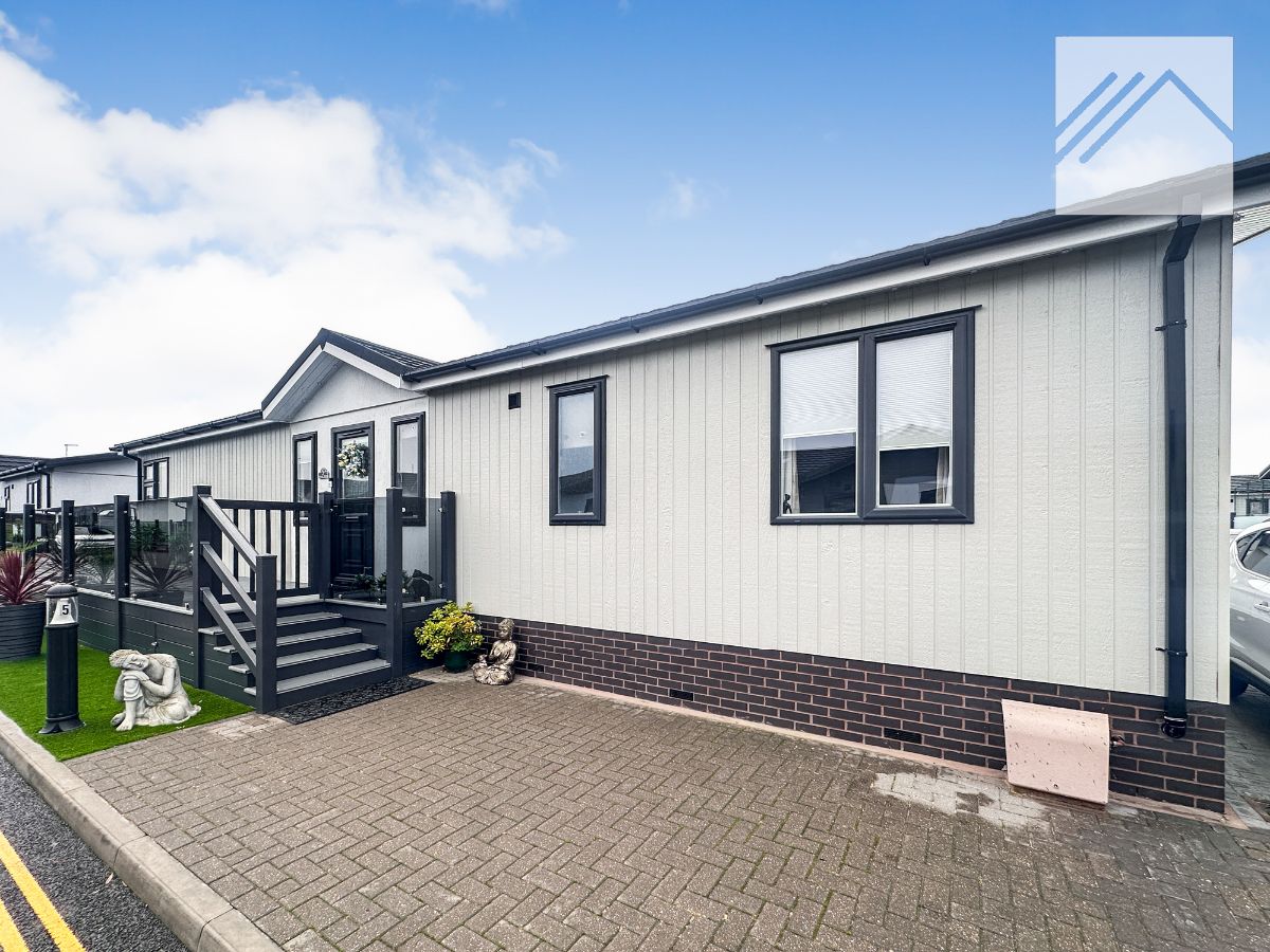 2 bedroom  For Sale