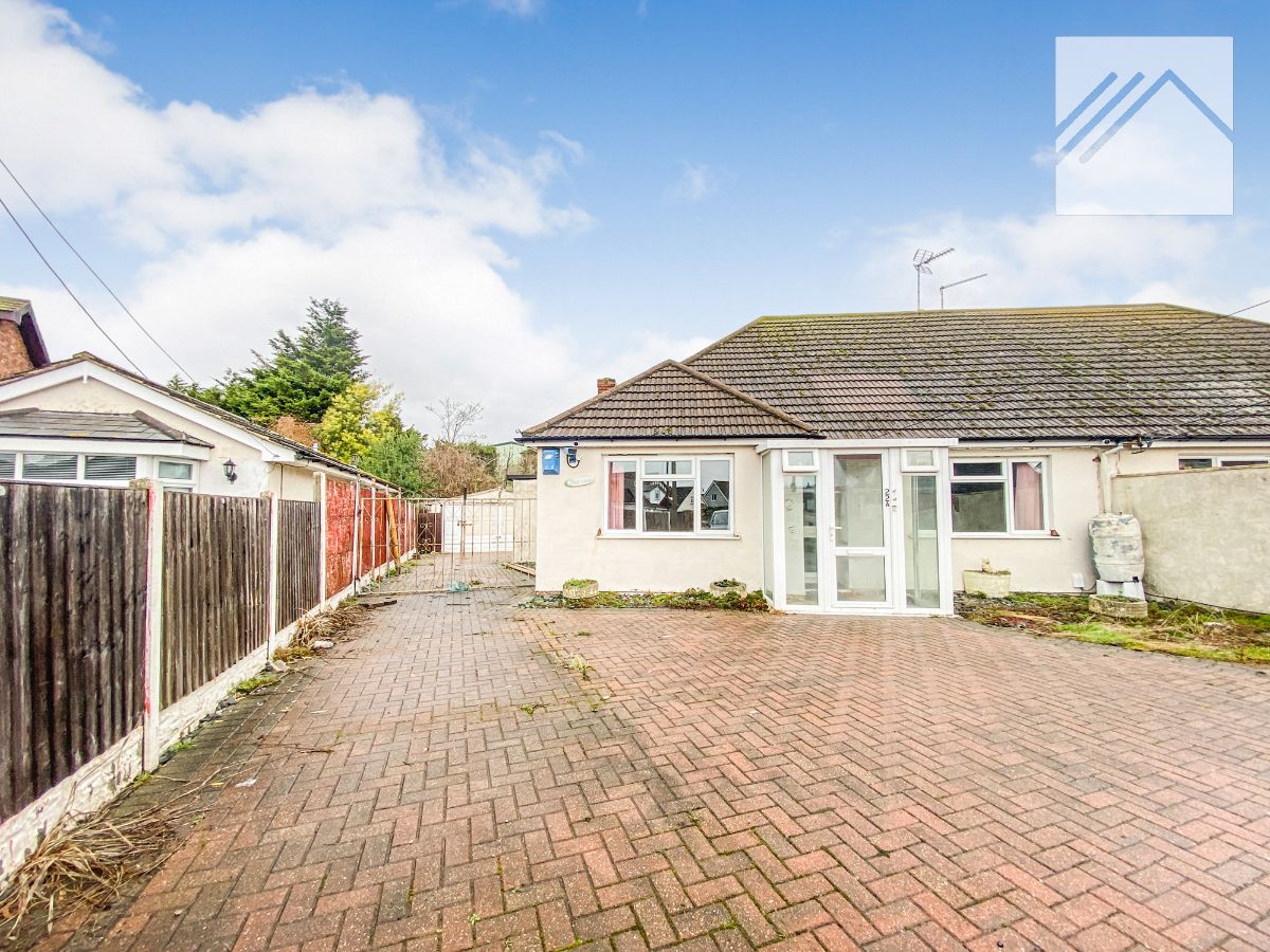 2 bedroom Detached bungalow Under Offer