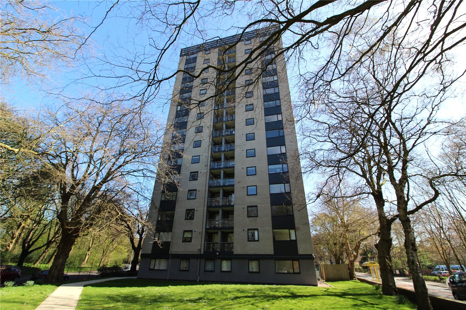 2 bedroom Apartment For Sale