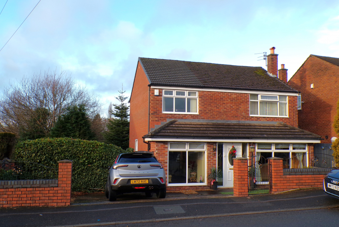 3 bedroom Detached house For Sale