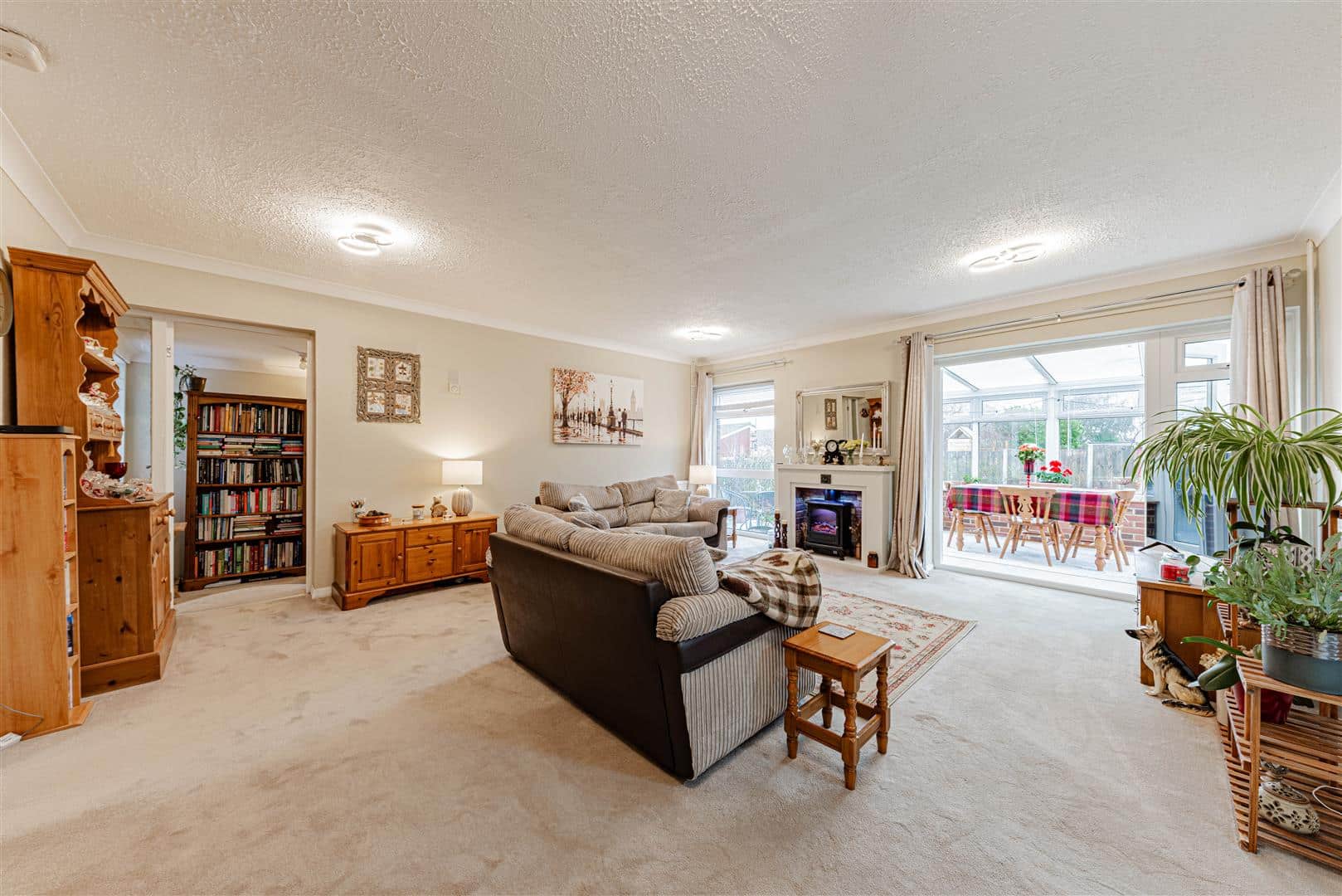 3 bedroom Bungalow For Sale