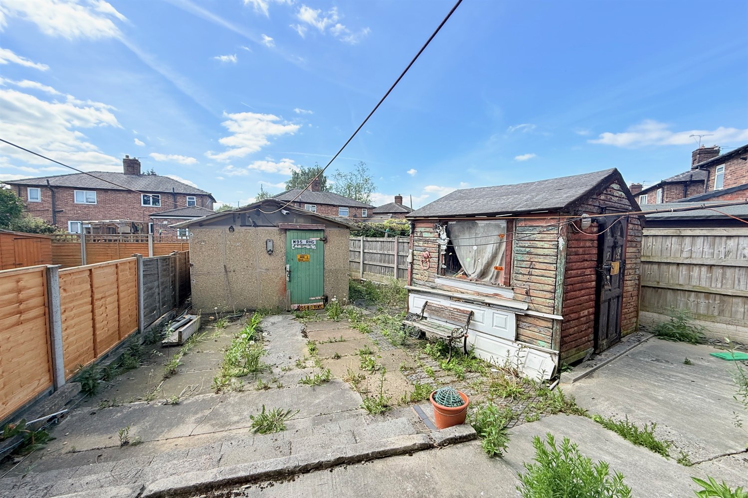 3 bedroom Semi-detached house Under Offer
