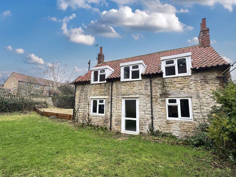 3 bedroom Cottage For Sale