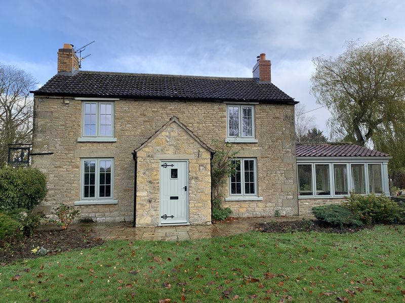 4 bedroom Cottage For Sale