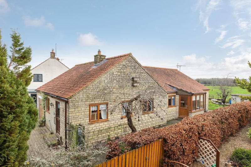 3 bedroom Detached bungalow Under Offer