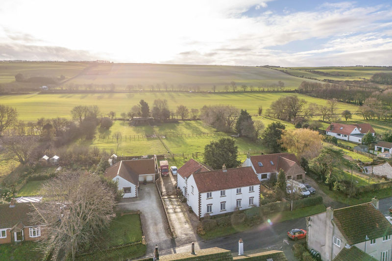 4 bedroom Farm House For Sale