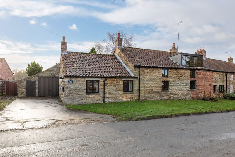 3 bedroom Cottage For Sale