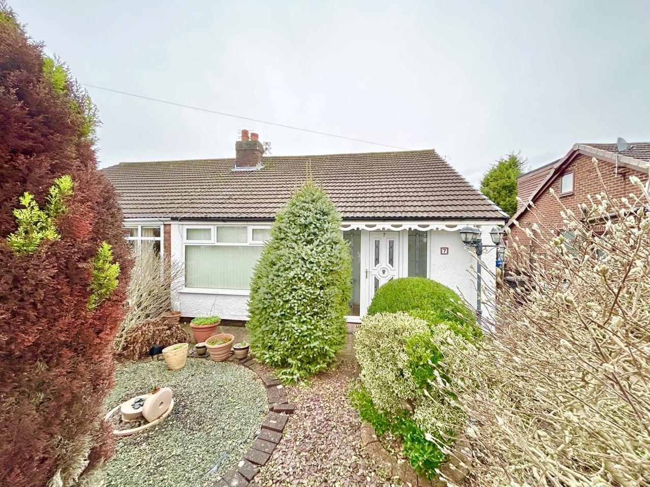 2 bedroom Detached bungalow For Sale