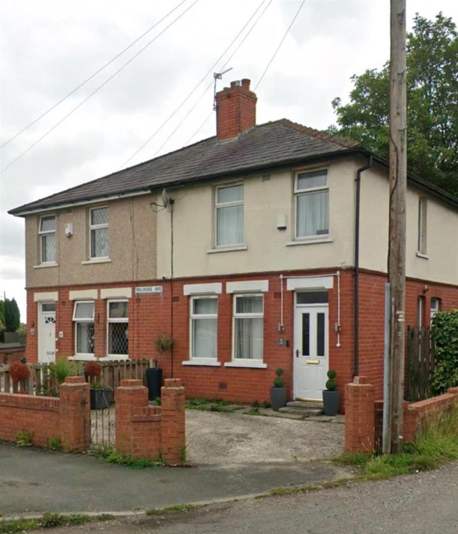 2 bedroom Semi-detached house Under Offer