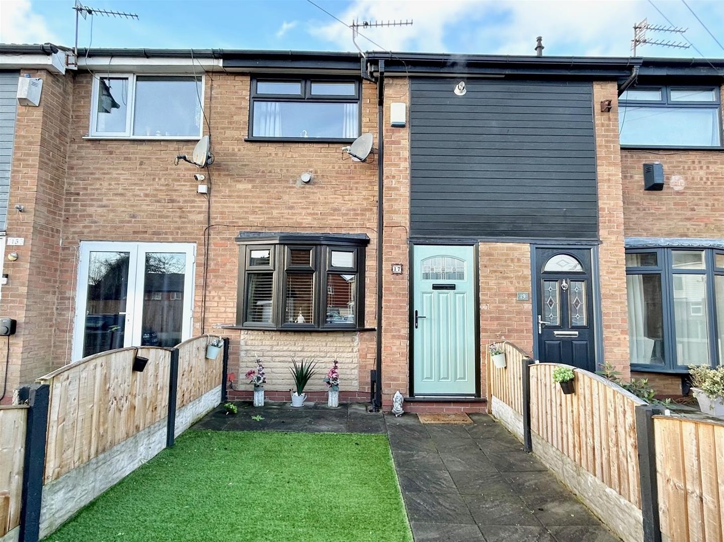 2 bedroom Terraced House Under Offer