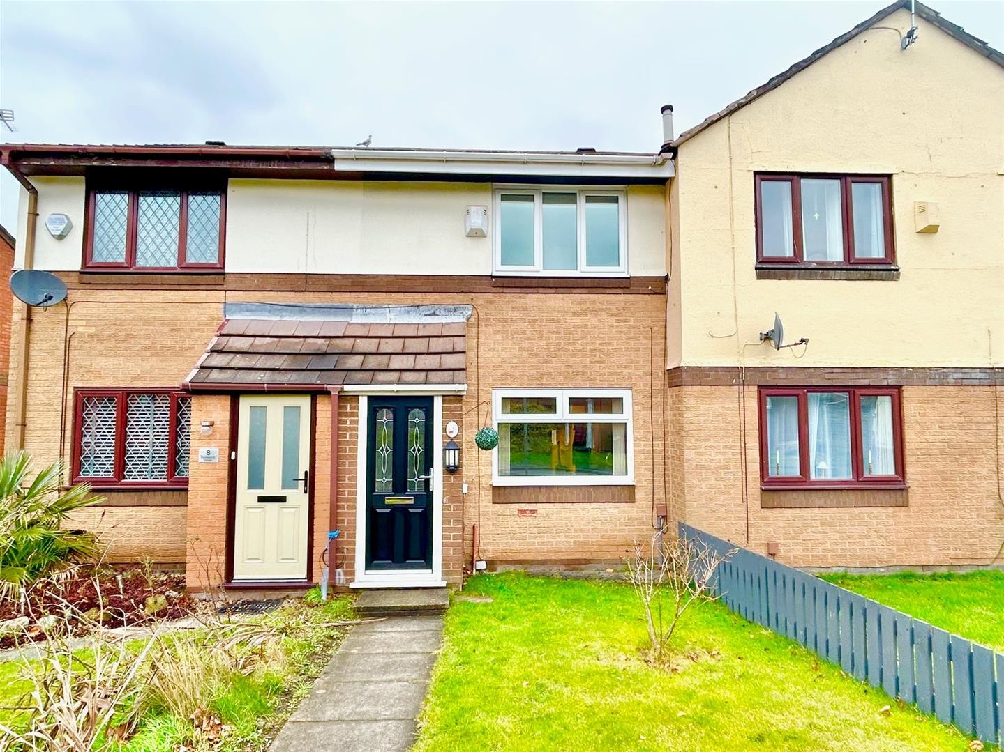 2 bedroom Semi-detached house For Sale