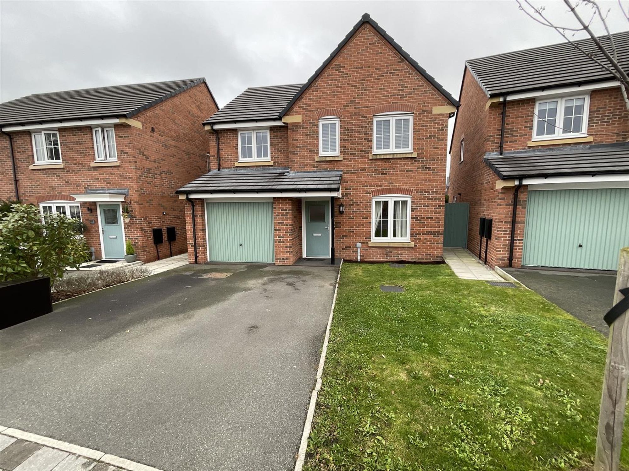1 bedroom Detached house To Let