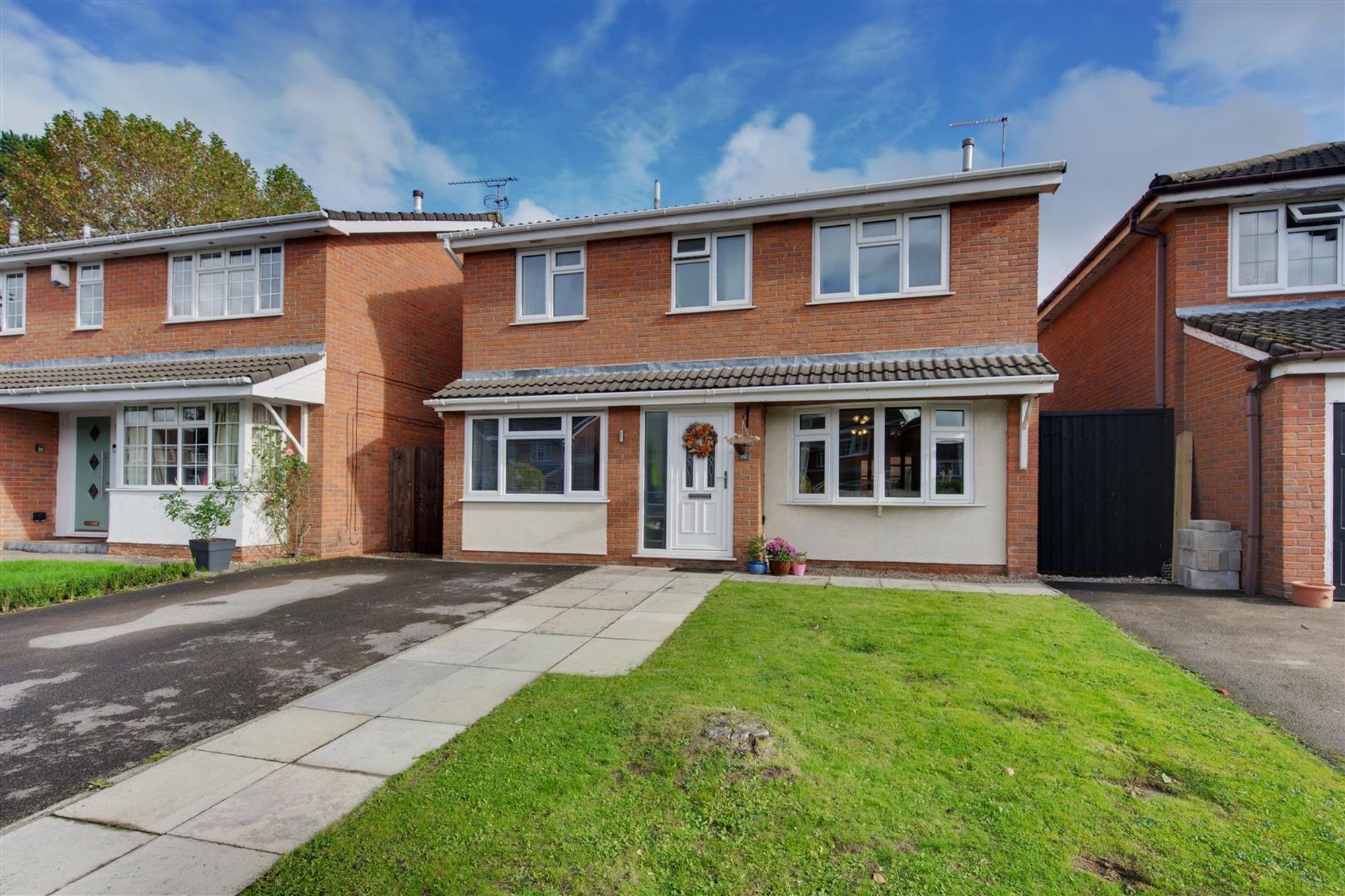 4 bedroom House (unspecified) For Sale