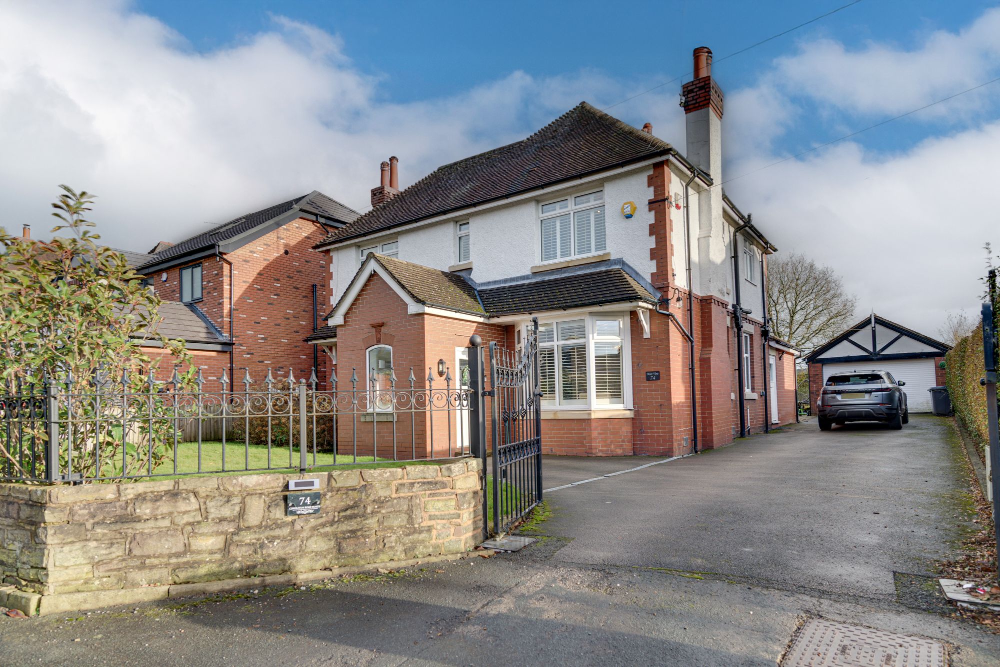 3 bedroom Detached house For Sale