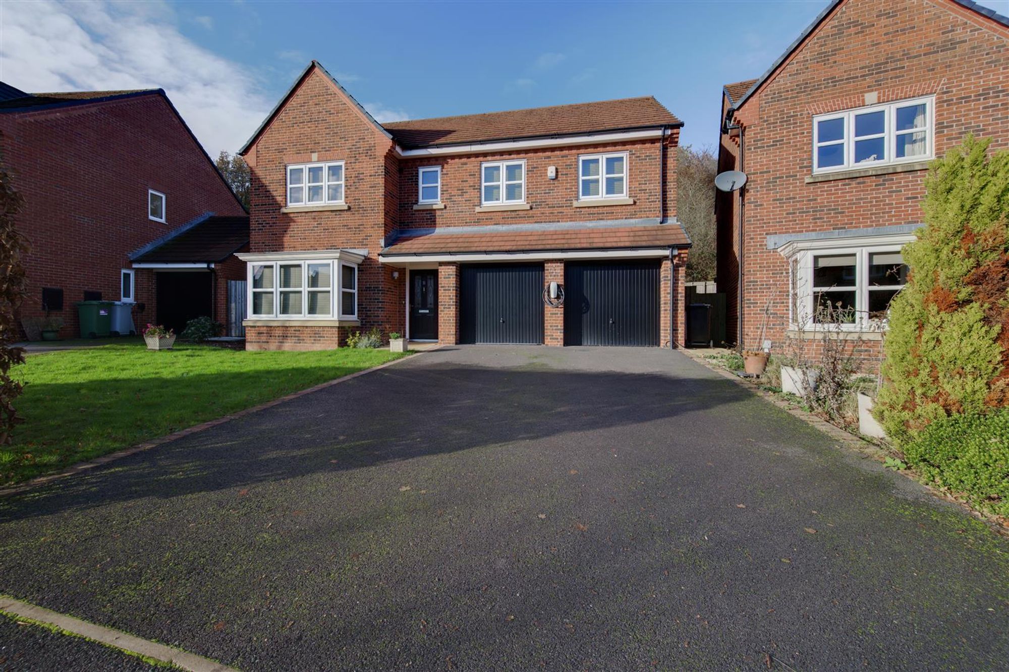 5 bedroom House (unspecified) For Sale