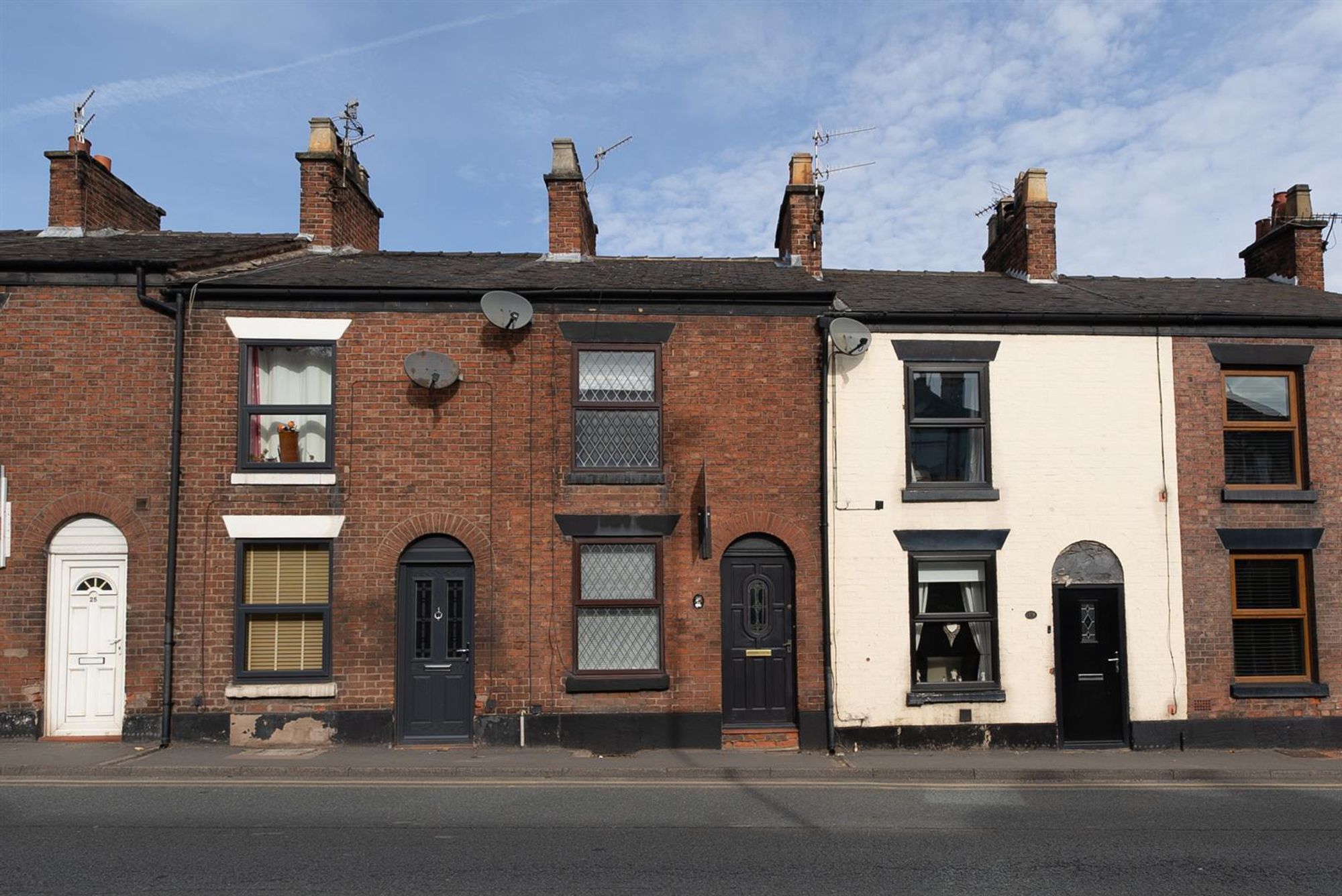2 bedroom House (unspecified) For Sale