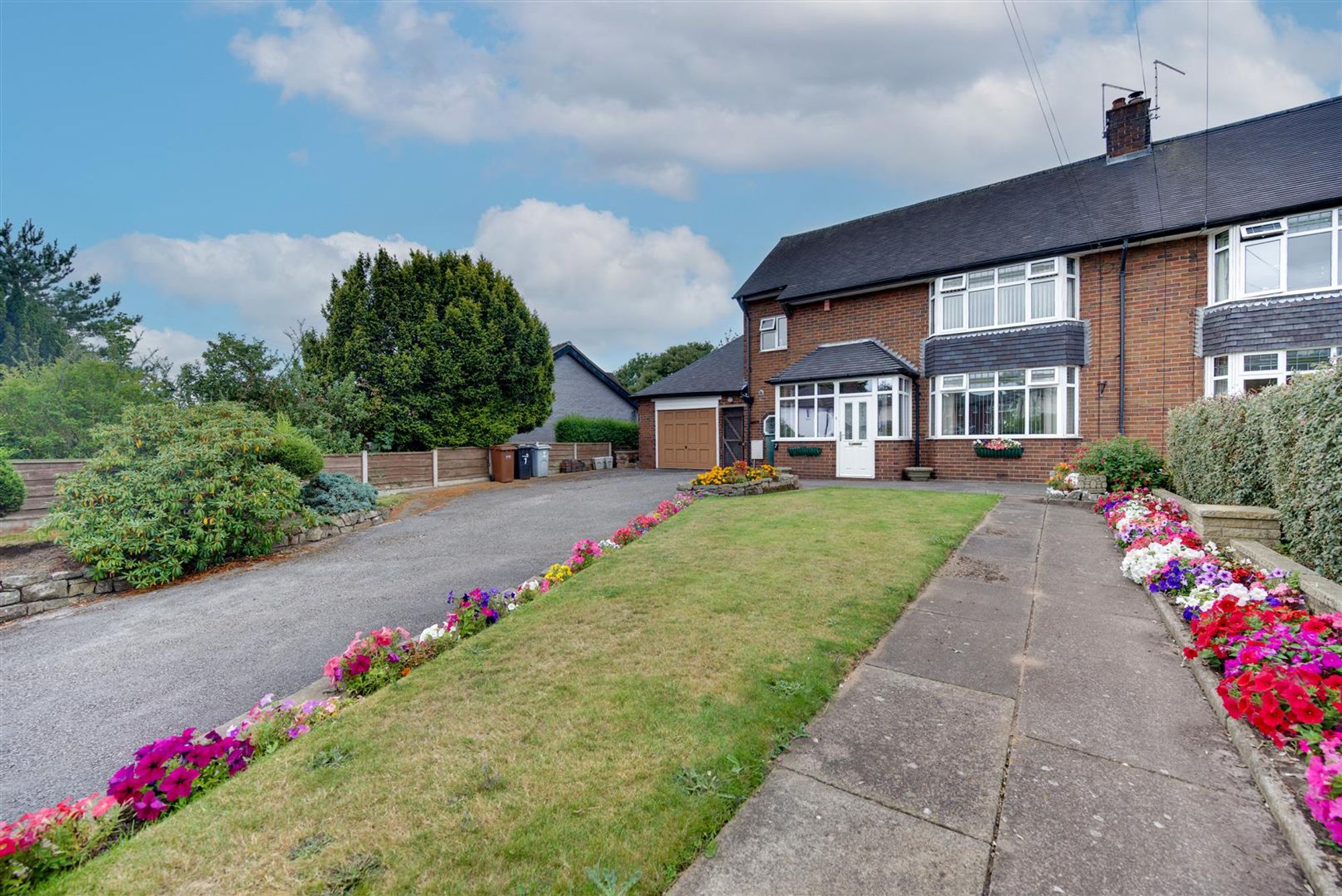  Semi-detached house For Sale