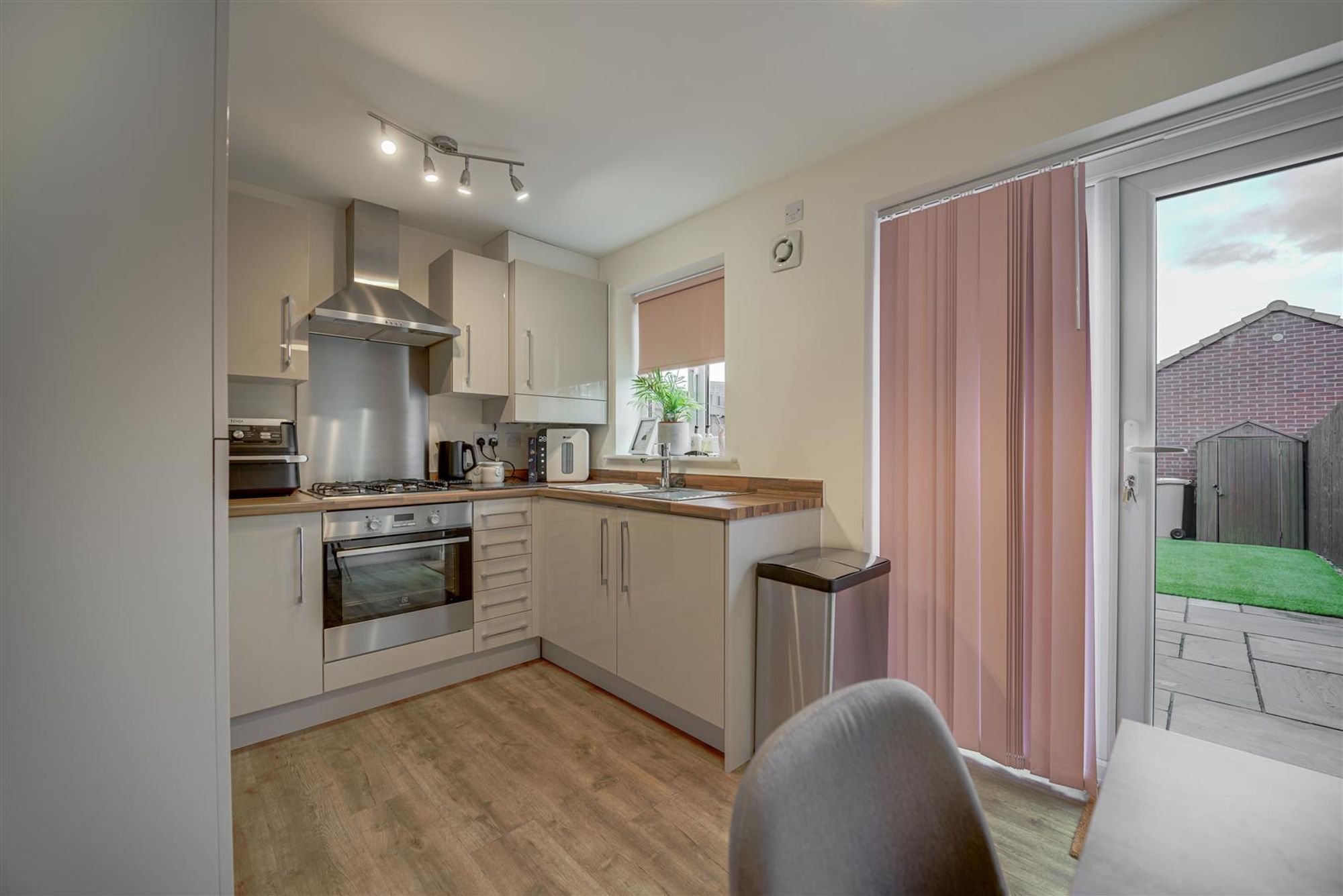 2 bedroom House (unspecified) For Sale